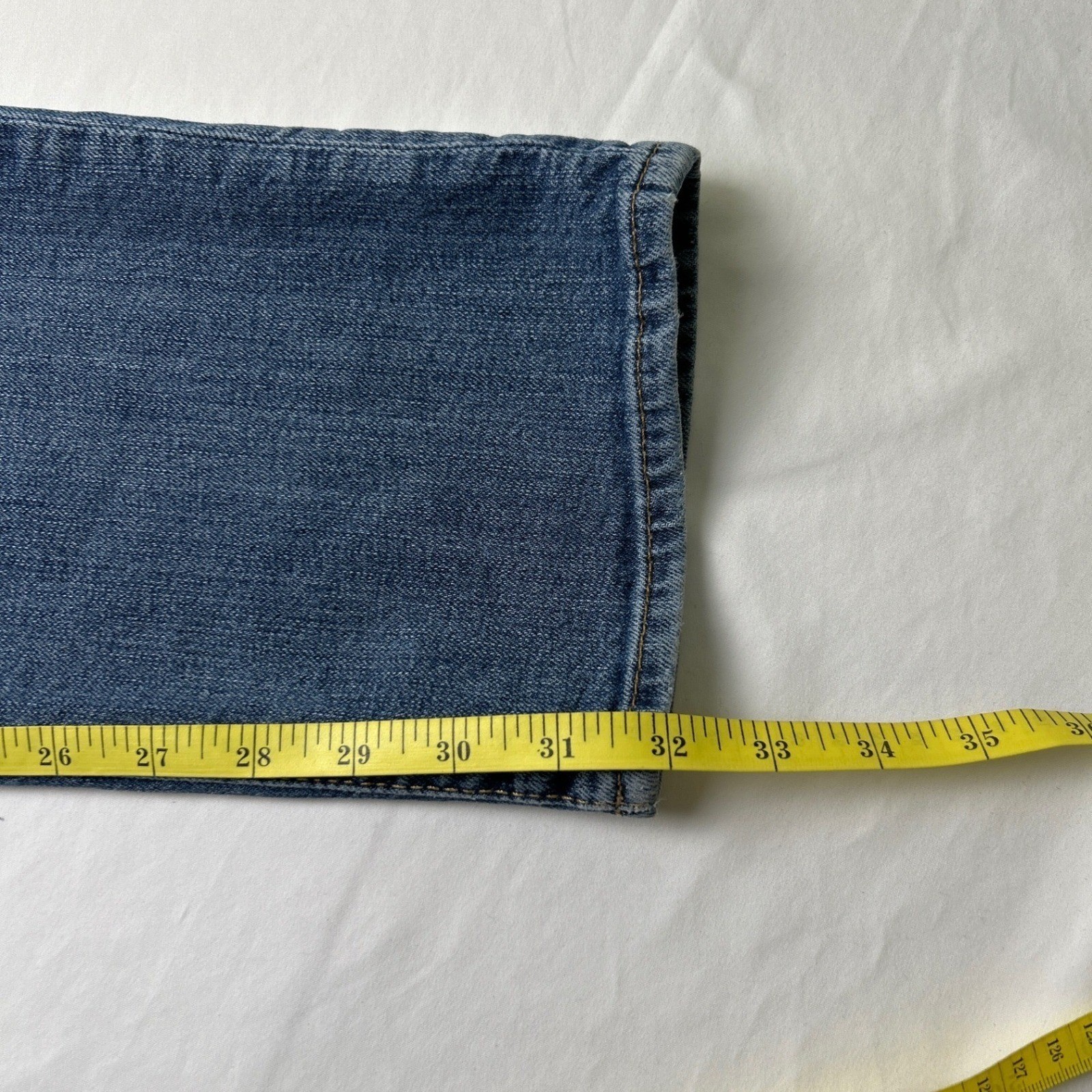 Eddie Bauer Womens Straight Leg Jeans Size 8 Slightly Curvy Medium Wash Stretch