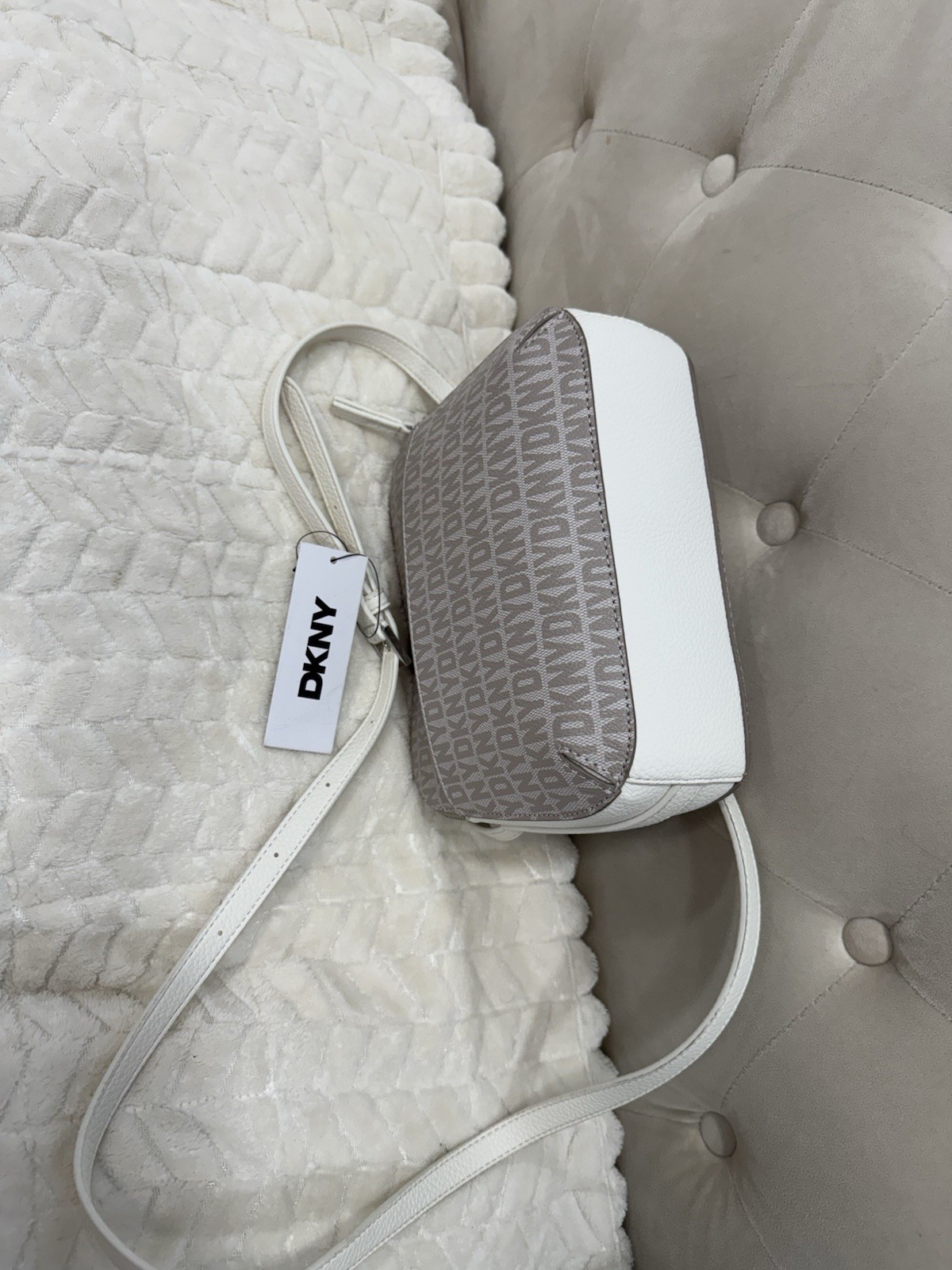 DKNY Logo Print Women’s Crossbody Bag Gray/White Double Zip Adjustable Strap