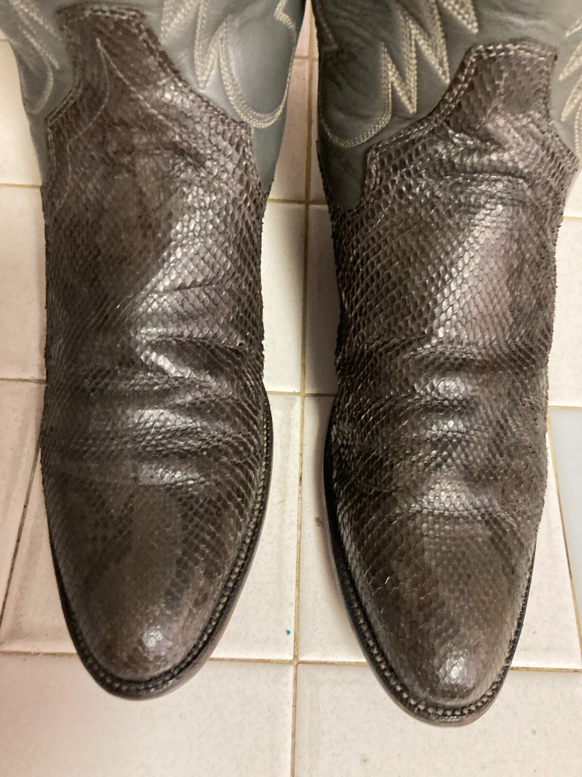 Vintage Sanders Handcrafted Boots Silver Snakeskin & Leather Pull on Men 9 B