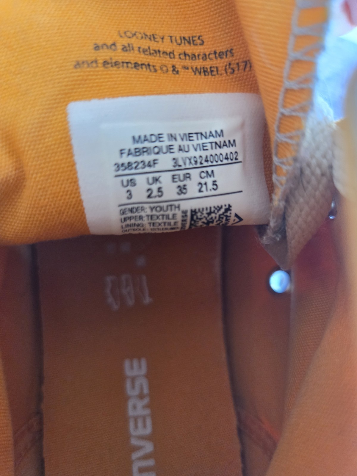 Limited Edition Converse All Star Looney Tunes Bugs Bunny Collaboration