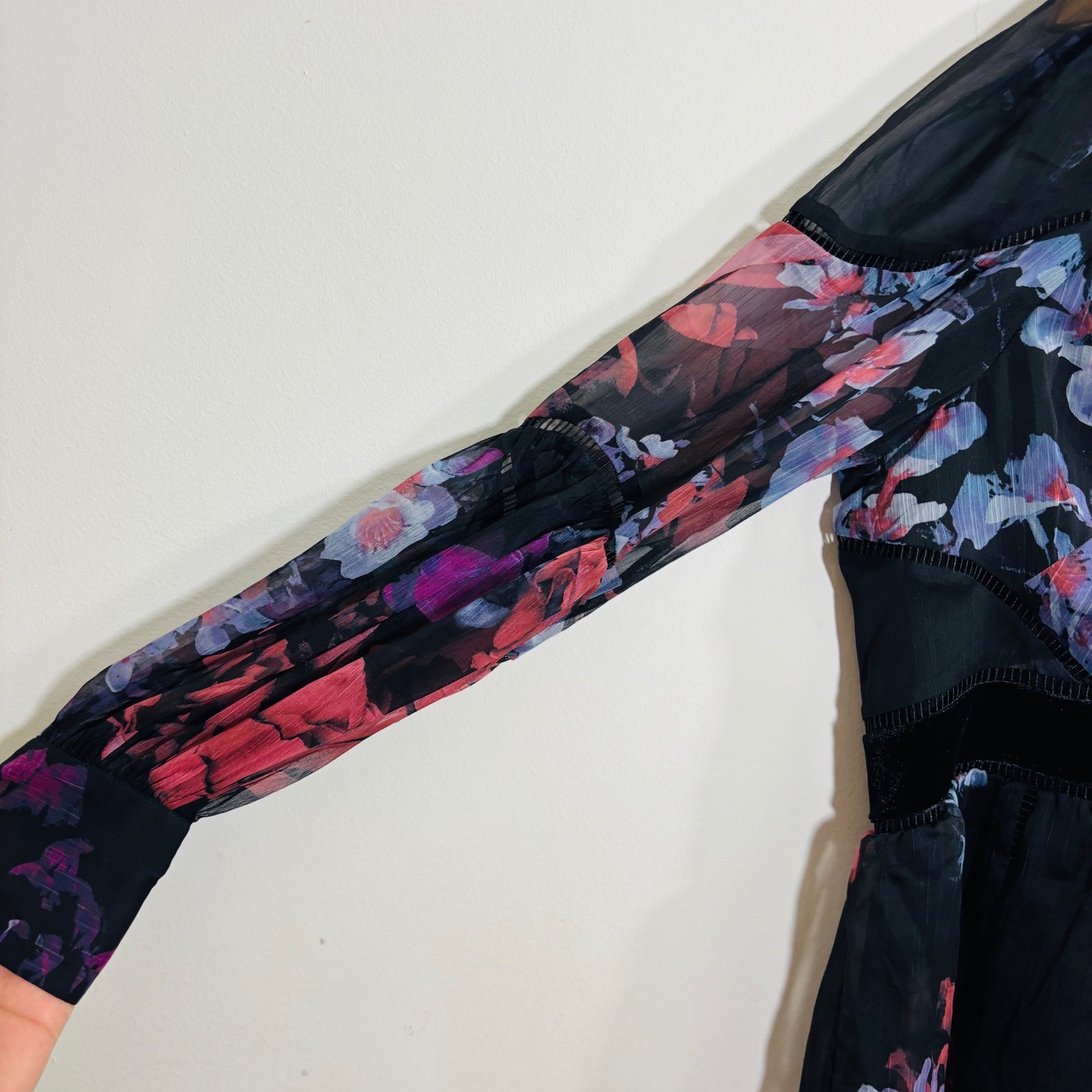 New Ted Baker London Neeveh Floral Ladder Trim Velvet Top Black Mock Neck Sz 4