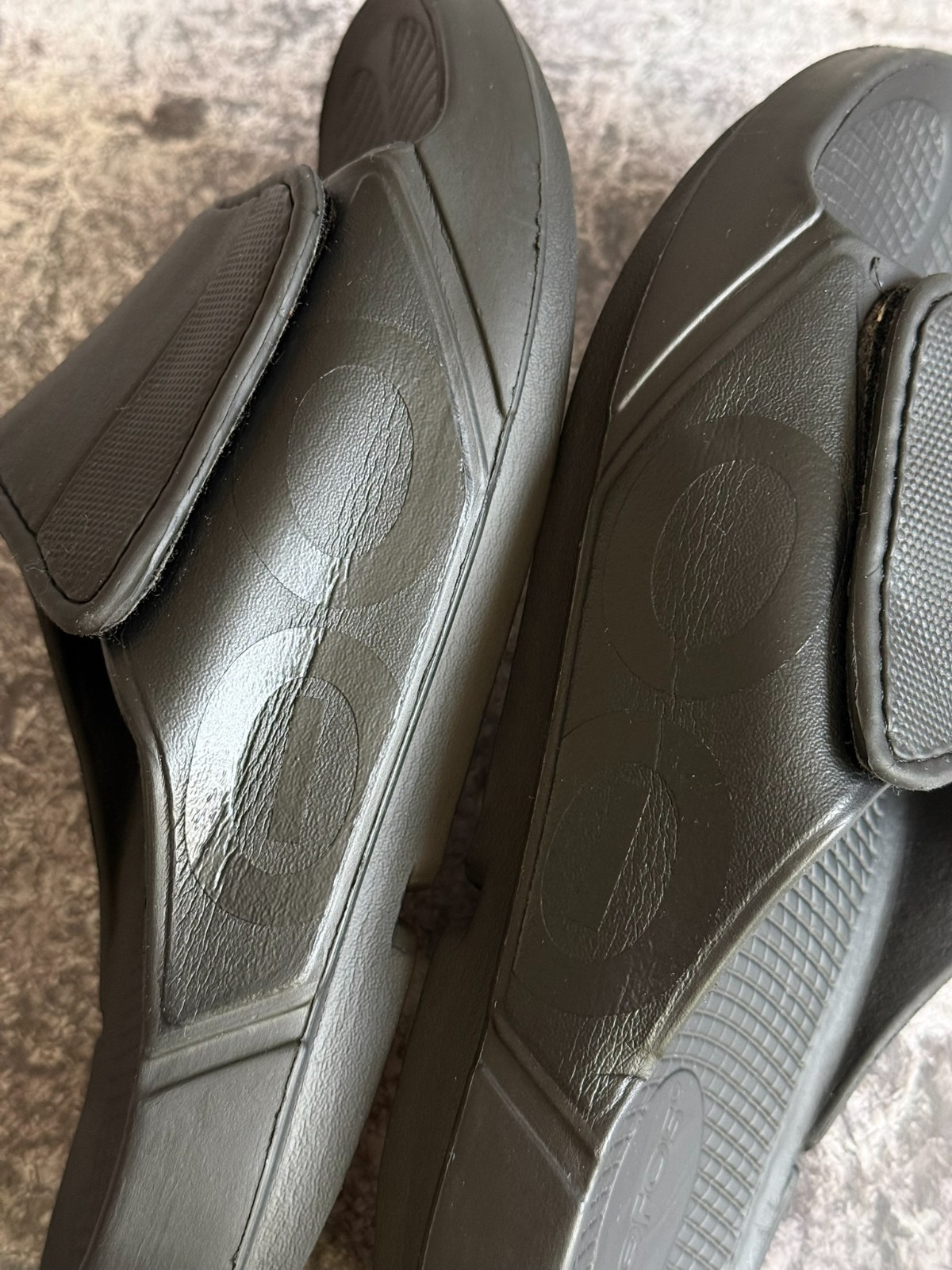 OOFOS OOahh Sport Flex Slide Black Unisex M 10 W 12 EU 43