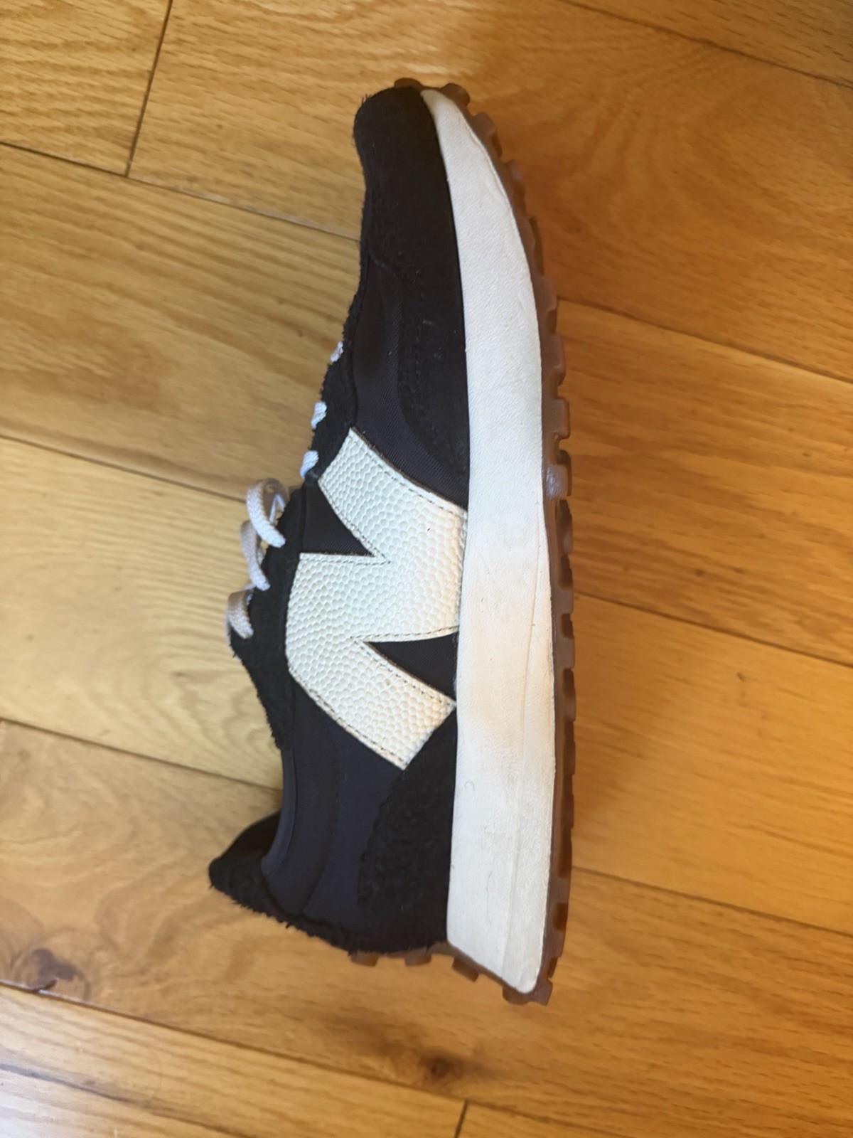 Pre-owned. Balance 327 Black And White Sneakers. Woman’s’ Size 9.