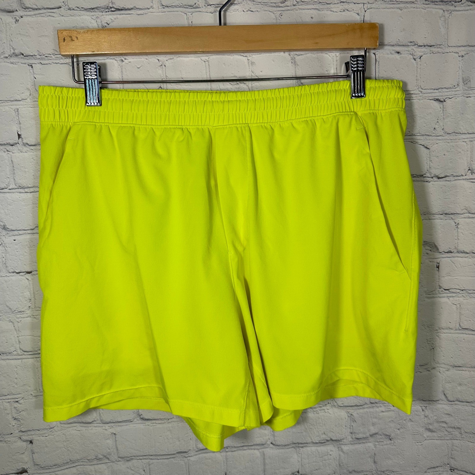 Lululemon Pace Breaker Lined Short 5 Electric Lemon Neon Yellow Mens XL LM7AUQS