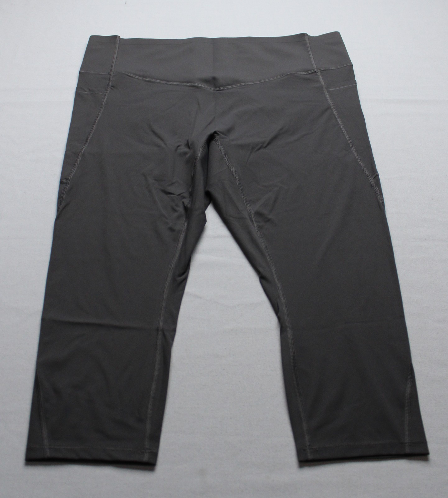 Halara Women’s Plus High Waist Capri Training Leggings EJ3 Volcanic Ash Size 2X