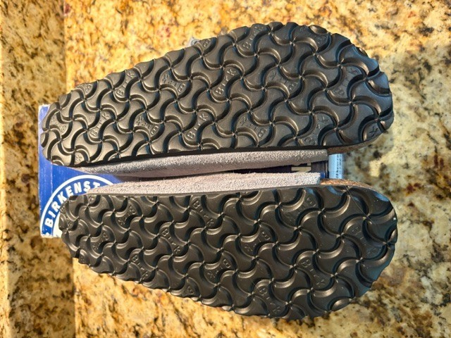 NEW BIRKENSTOCK ARIZONA Basalt Grey SOFT FOOTBED SIZE US W10M8 EU 41 Narrow Fit