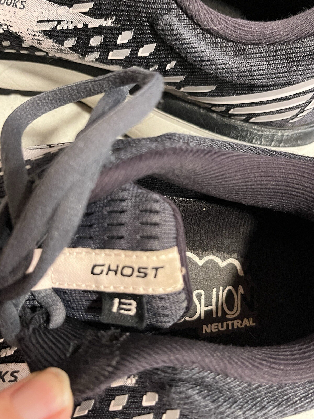 Women’s Brooks Ghost 13- Size 7- Some Wear On Backs As Shown
