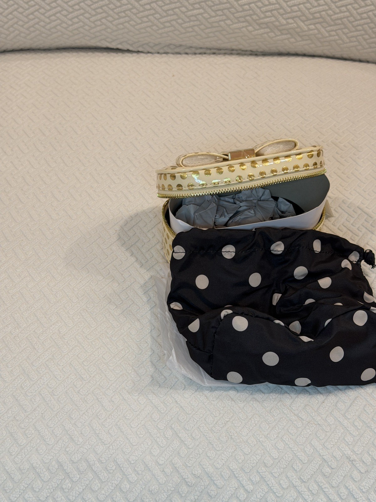 Anne Klein New York Gold Polka Dot Zipper MakeUp Cosmetic Bag Toiletries Pouch
