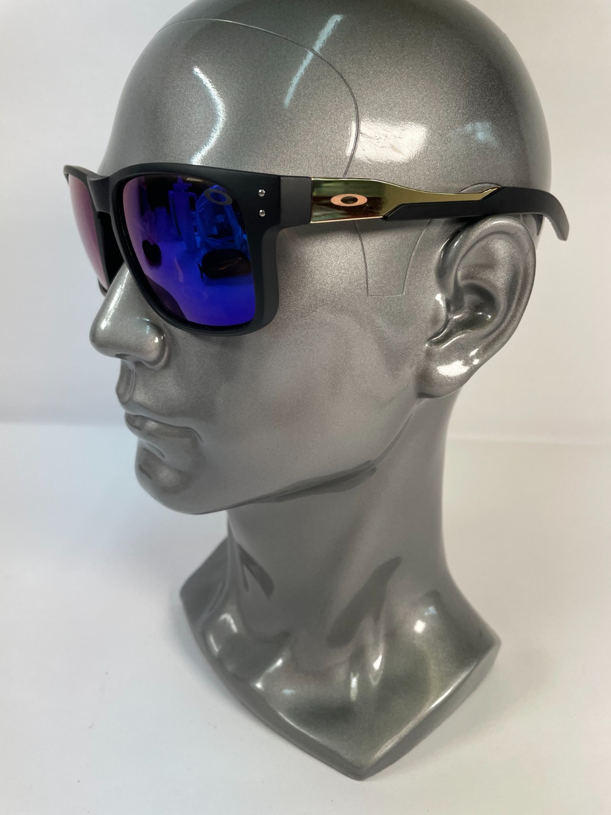 Oakley Matte Black/Gold Designer Sunglasses 55-19-139 Blue Mirrored Lenses