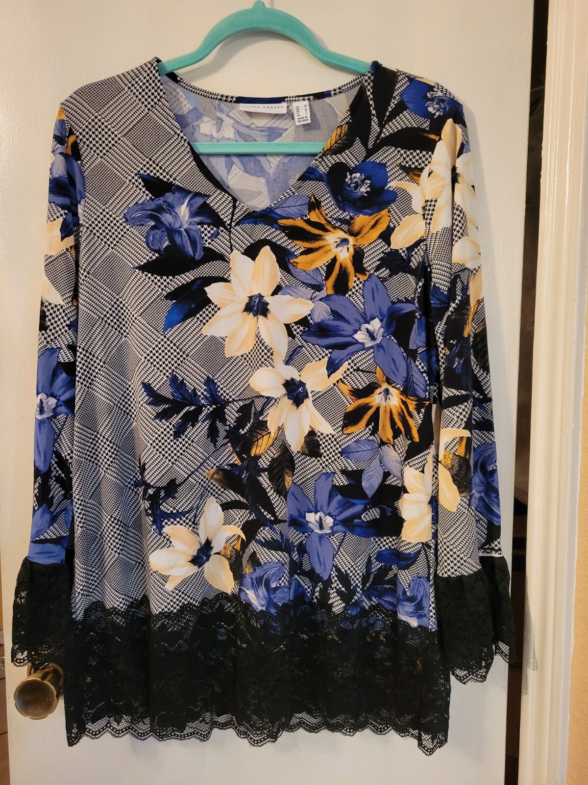 Susan Graver M/L Tunic Stretch Floral Black Lace Trim Long Sleeve Womens Top ART