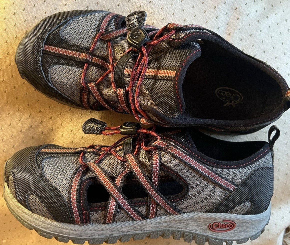 New Chaco Boy/Girl Sz 2 sandals Outcross Gunmetal Black Gray Summer