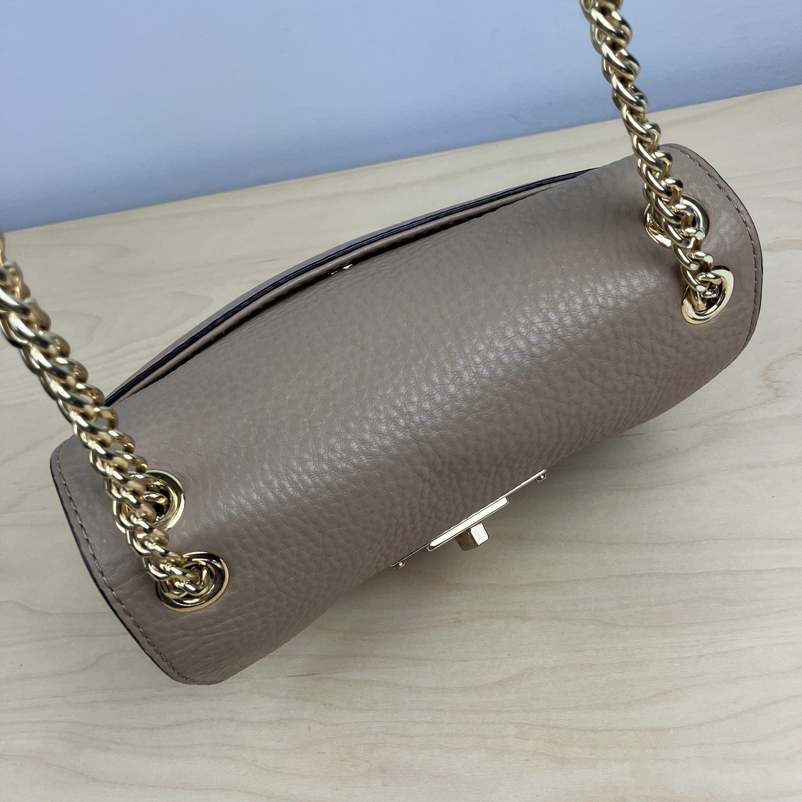 Michael Kors Sloan Tan Pebbled Crossbody Bag Small Turn Lock Chain Strap Gold