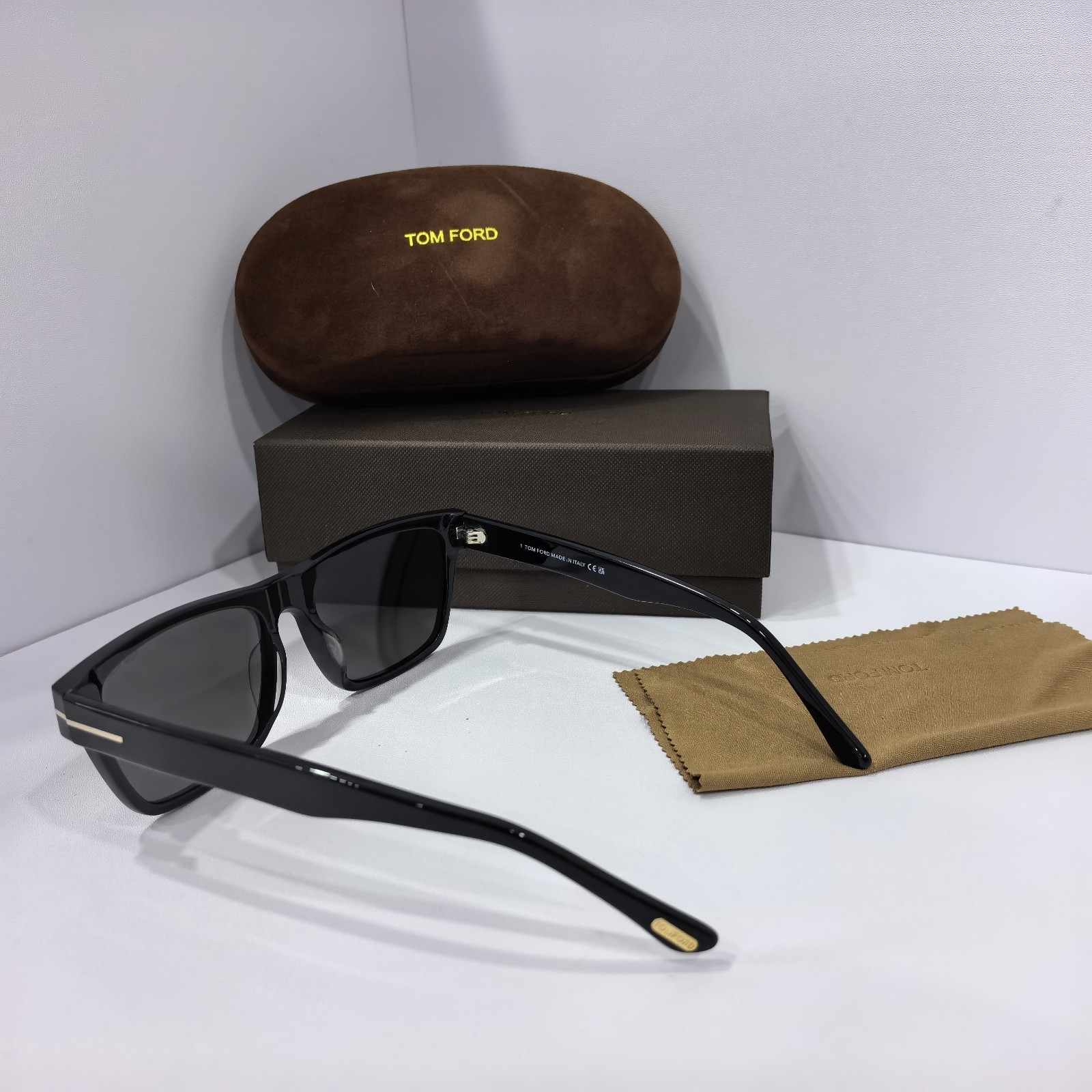 Tom Ford new black square sunglasses with box and cleaning cloth FT1205 01A