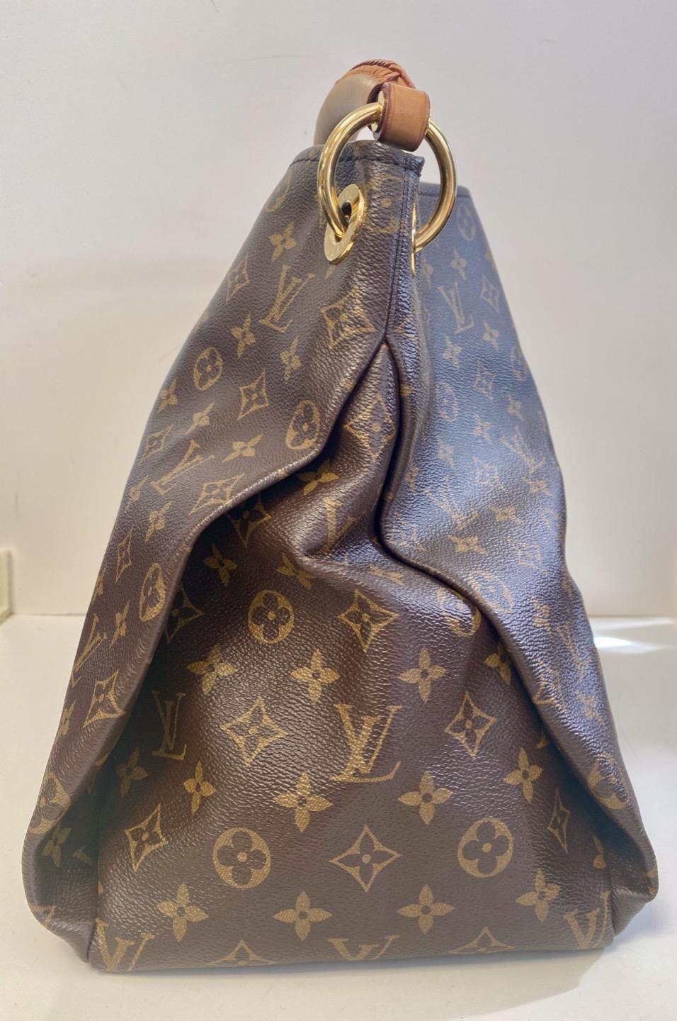 Authentic Louis Vuitton Monogram Artsy MM Shoulder Bag