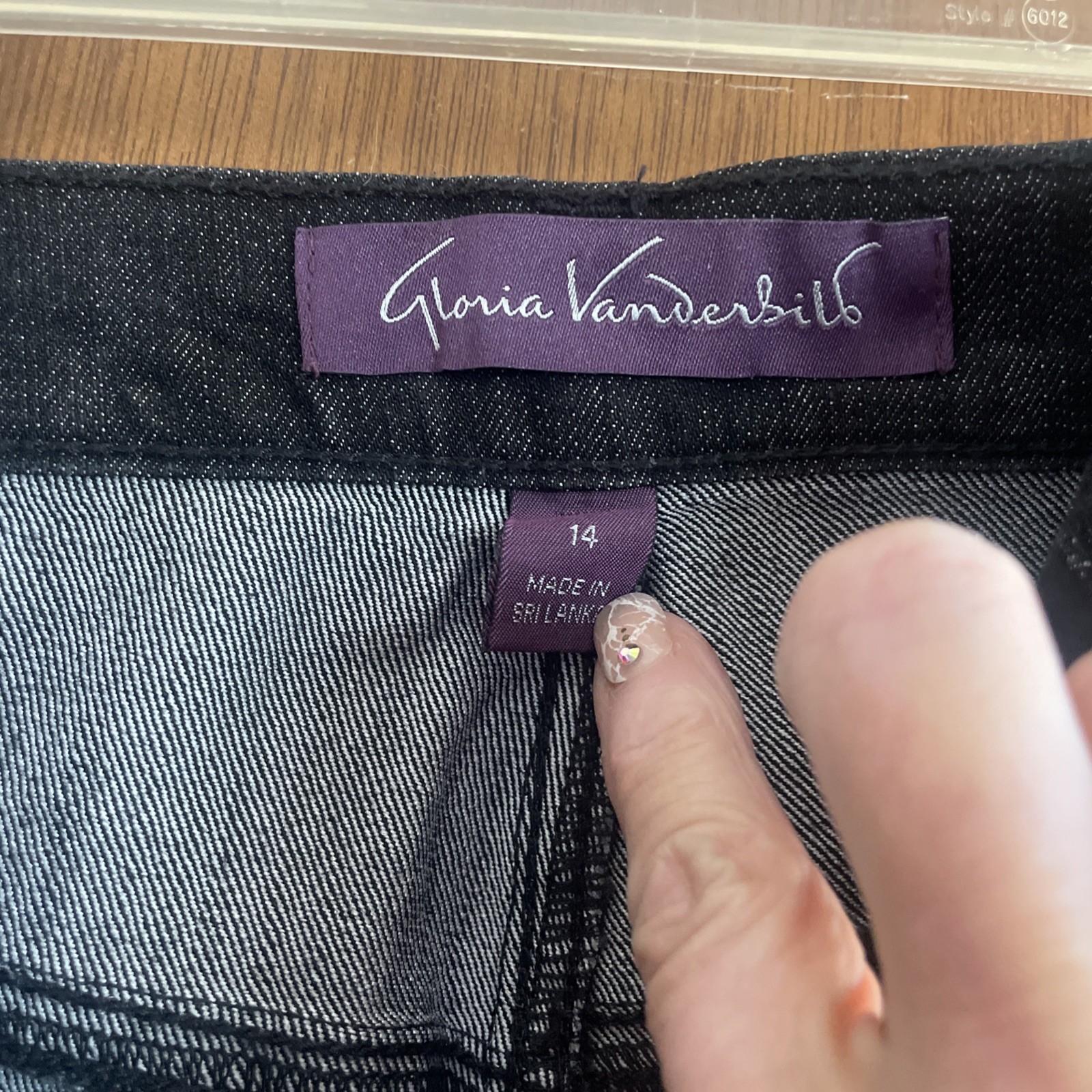 Gloria Vanderbilt AMANDA Black Jeans-Zipper/Button Closure-Size 14 MISSY AVERAGE