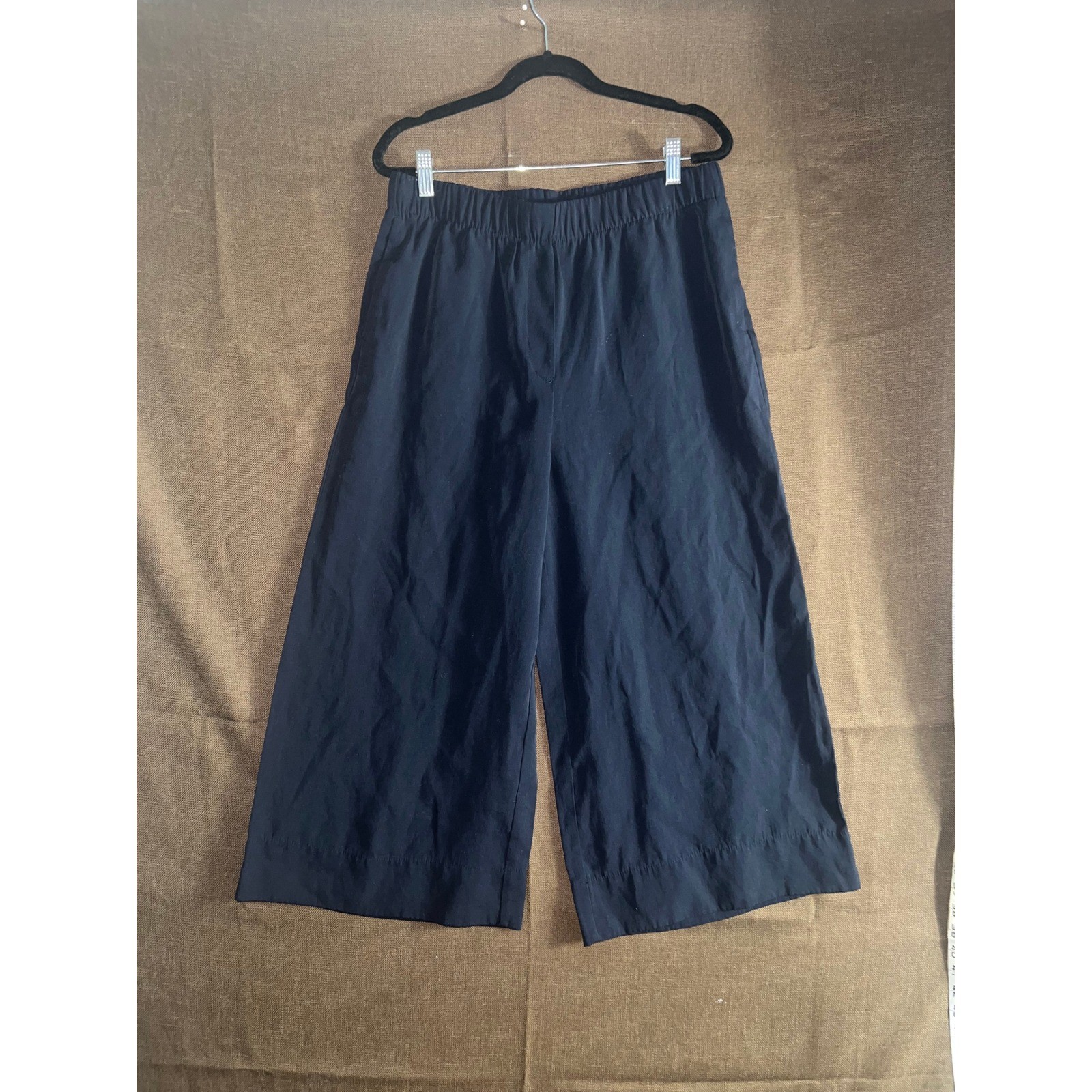 H&M Black Wide Leg Crop Viscose Soft Drape Elastic Waist Band Trousers Gauchos