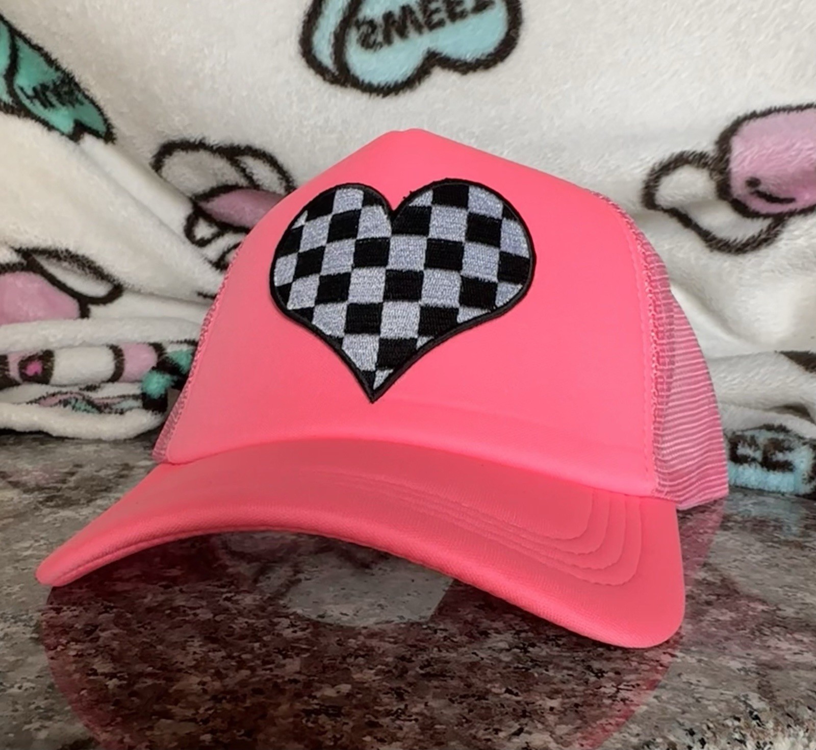 Hot PINK Checkered Heart Hat Foam Mesh Baseball Cap Snapback Hats Caps Retro