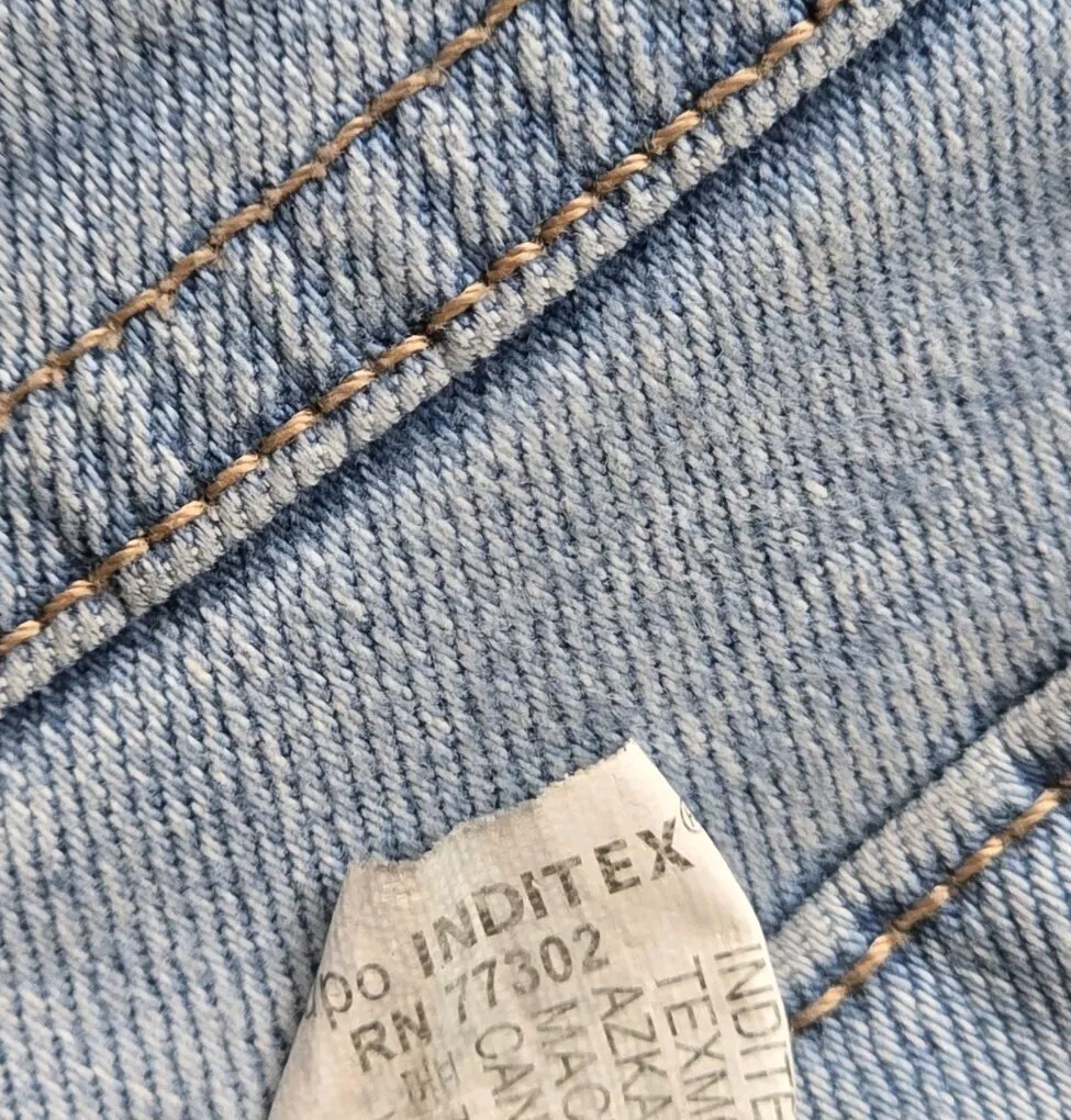 Zara Jeans Womens 4 (26×26) Relaxed Straight High Rise Medium Wash Raw Hem Denim