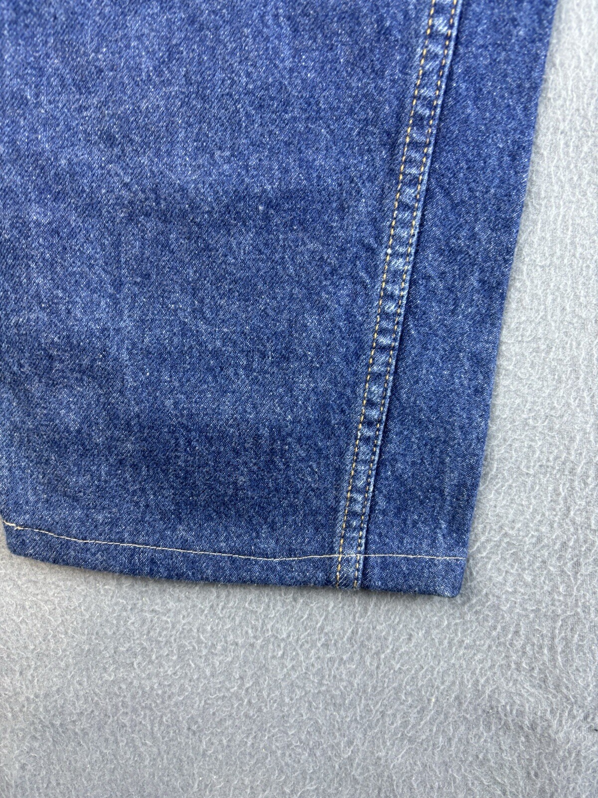 VTG Levi’s 540 Relaxed Fit Jeans Mens 34×32 Blue Denim Brown Tab Hemmed Leg Y2K