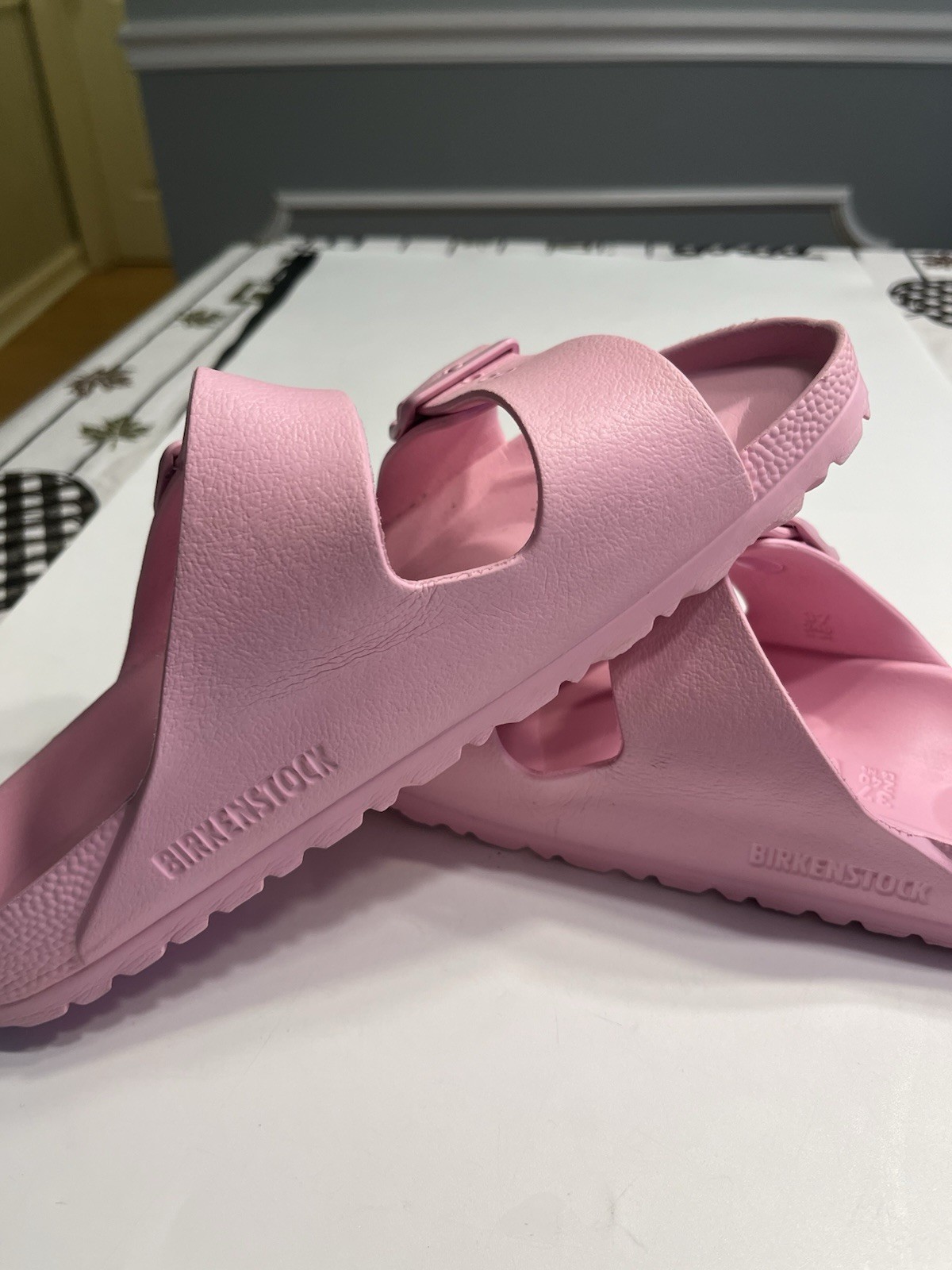 Birkenstock Women Arizona Essentials EVA Sandals Pink Rubber Size 37 US 6