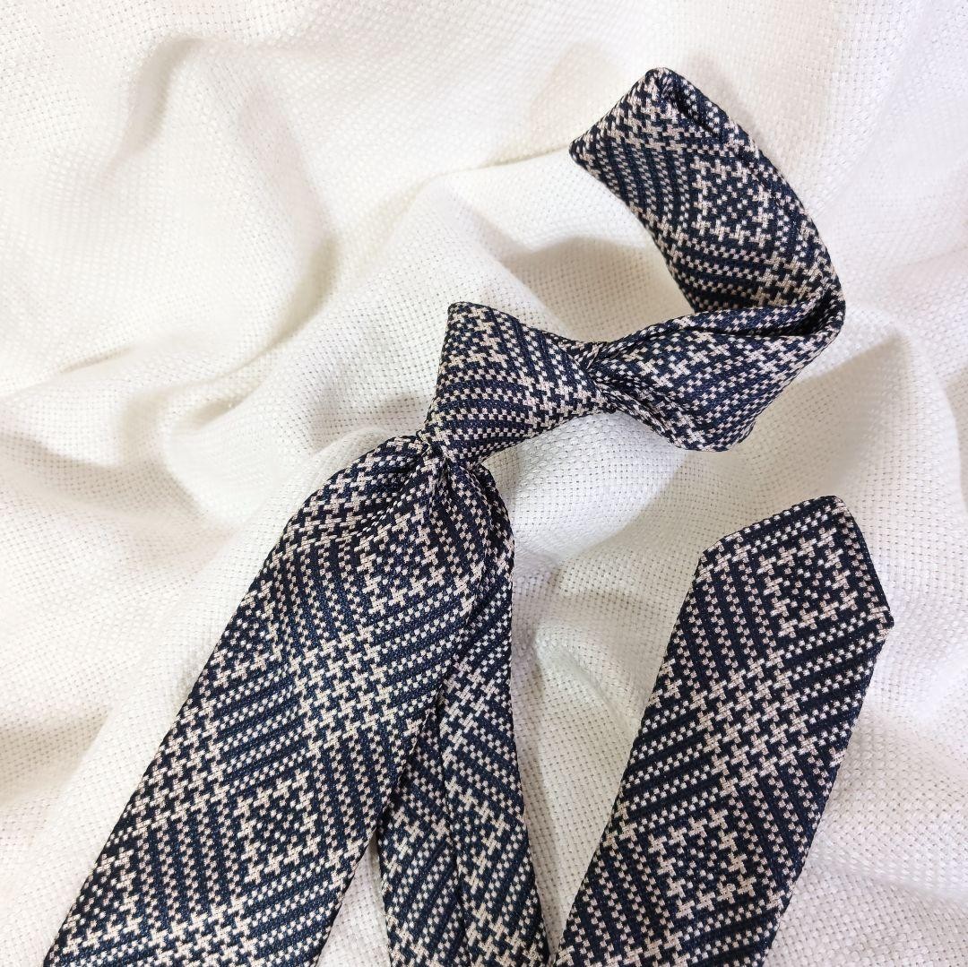 Kiton Sette Pieghe Check Navy Silk Necktie Very Good 8.3cm
