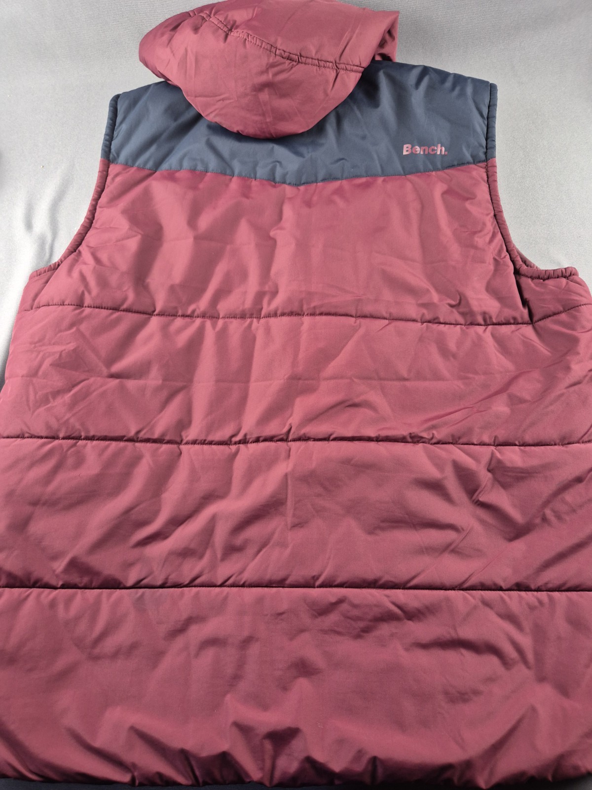 Bench Burgundy & Navy Hooded Padded Gilet Bodywarmer XL Mens Winter Zip Vest