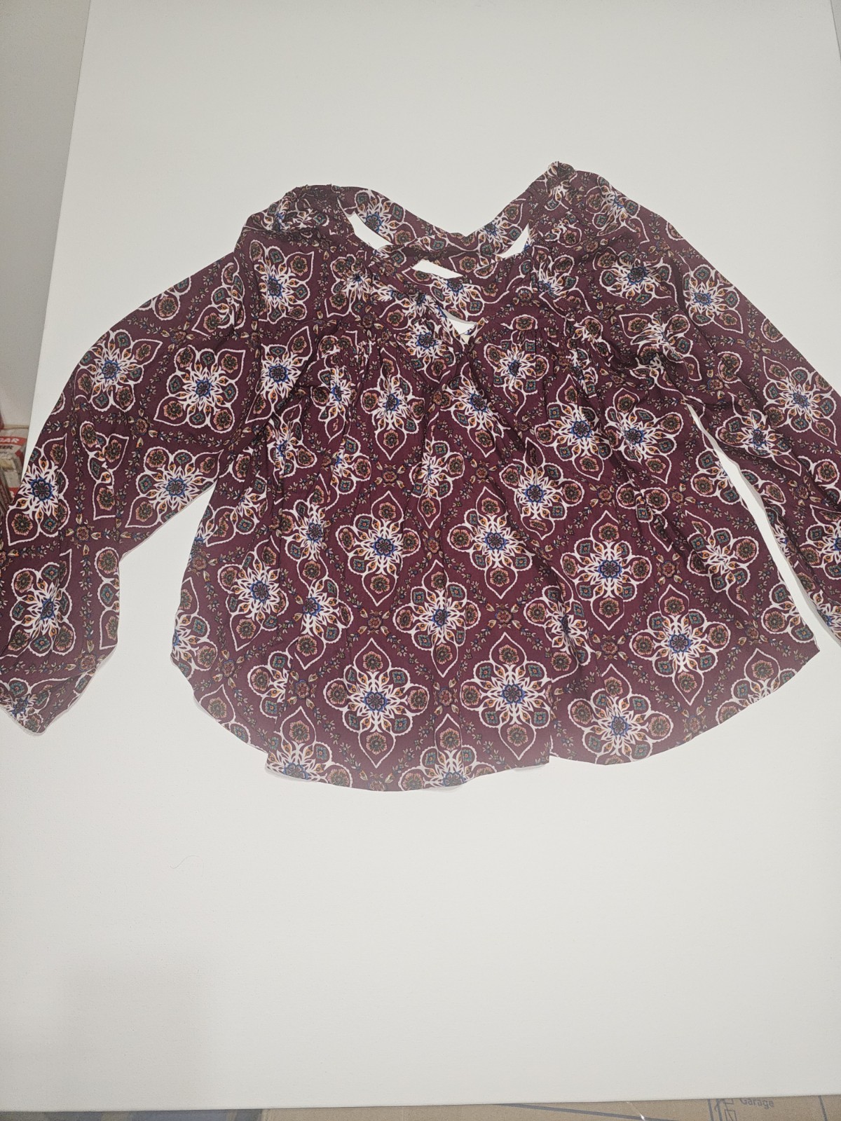 Entro Womans Top Burgandy Floral print long sleeve elastic wrist Size large