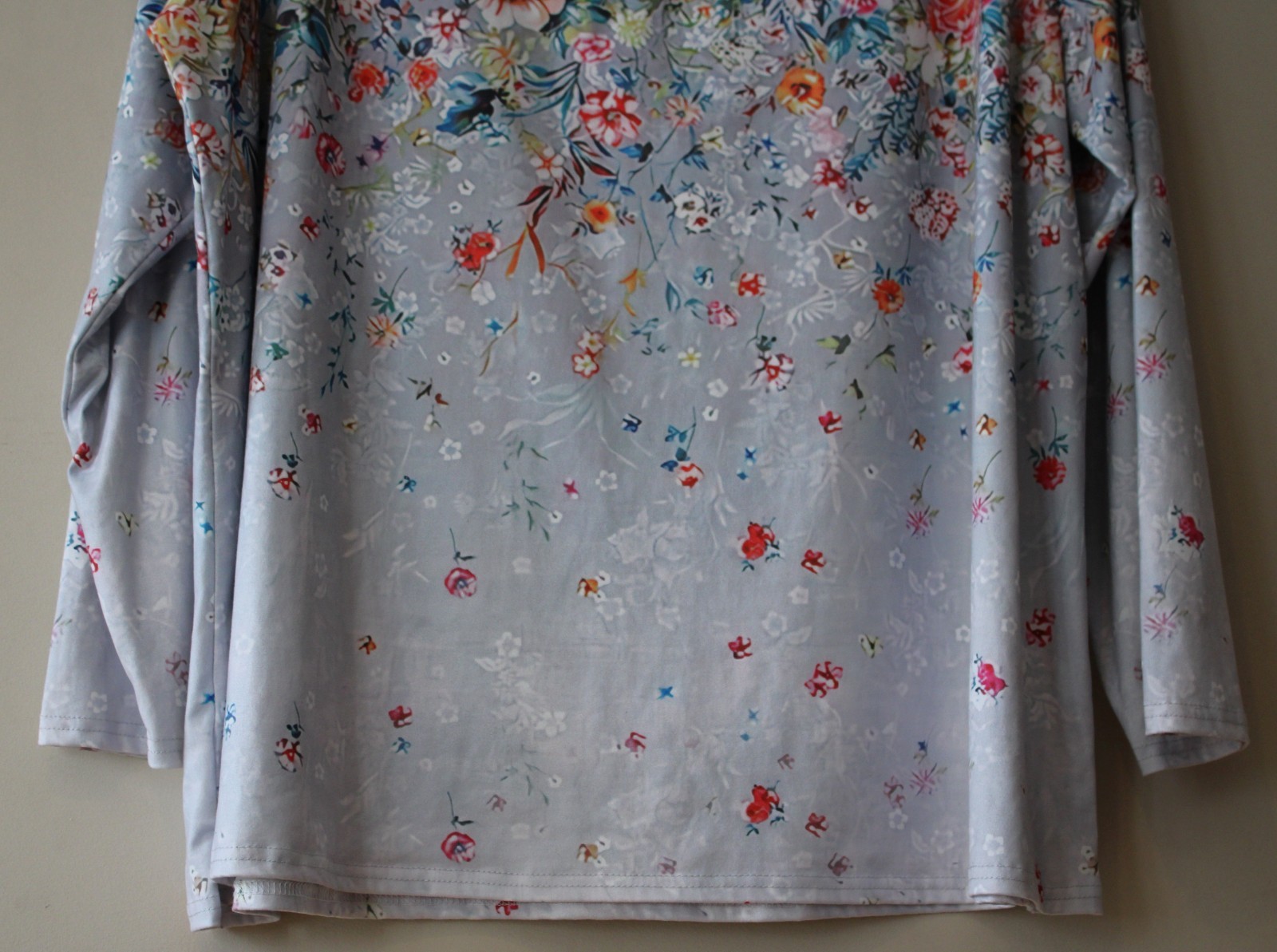 Gray Henley Top LS Colorful Cascading Floral Ombre Soft Stretch 3X No Tags
