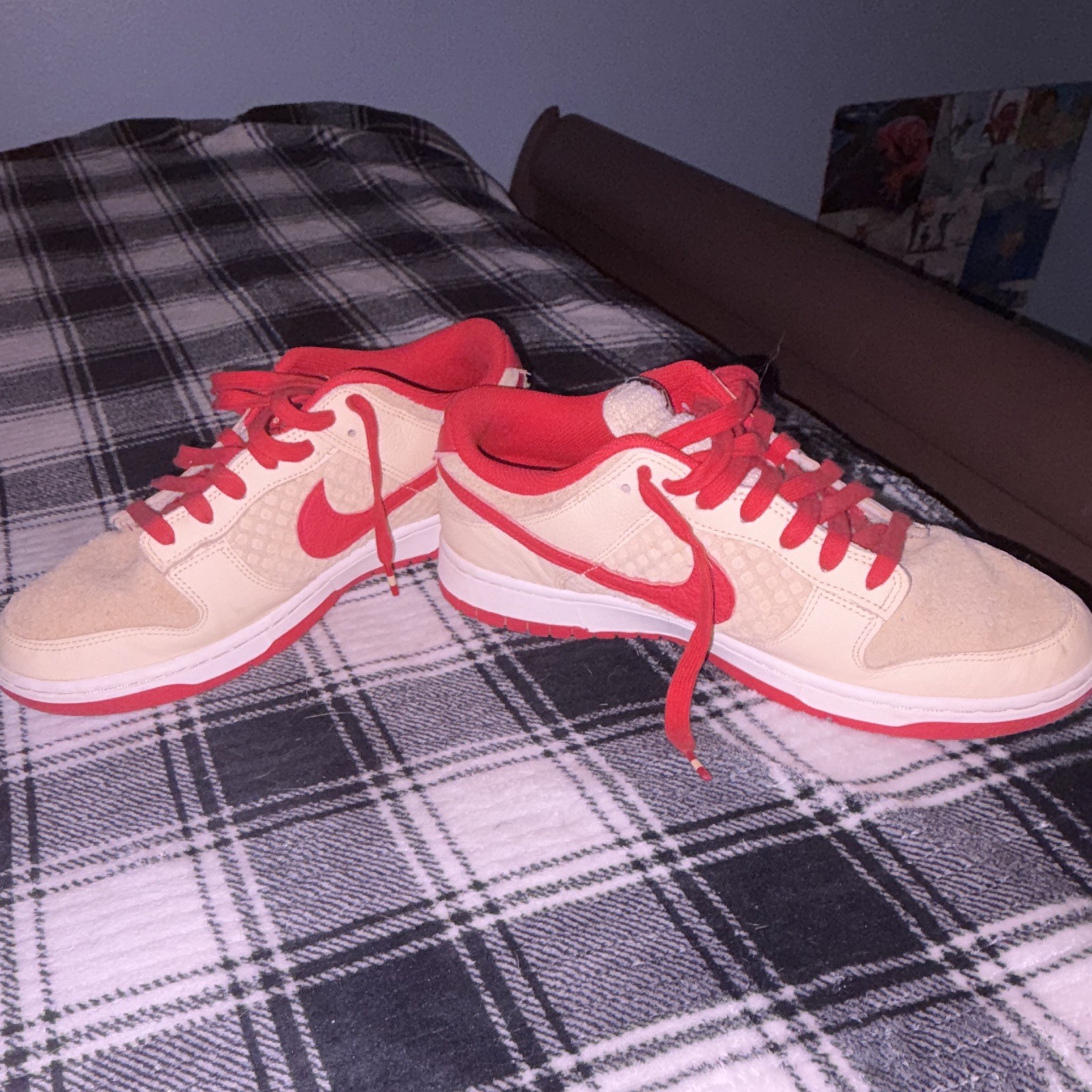 Nike Dunk Low Strawberry Waffle Pale Vanilla/Univ Red Suede HJ9100-294
