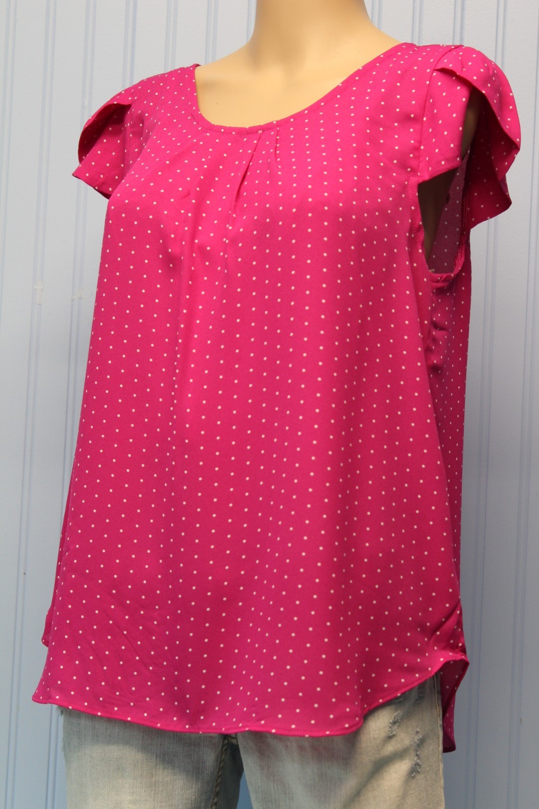 Nadine West fuchia polka dot lightweight cap sleeve pullover top M NWT