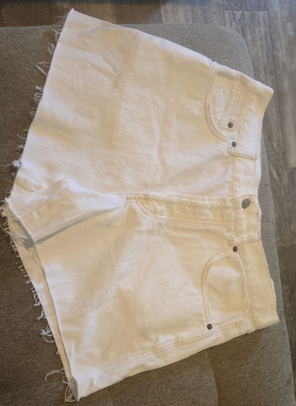 We The Free Button Fly Distressed Raw Hem 100% Cotton White Denim Shorts Size 29