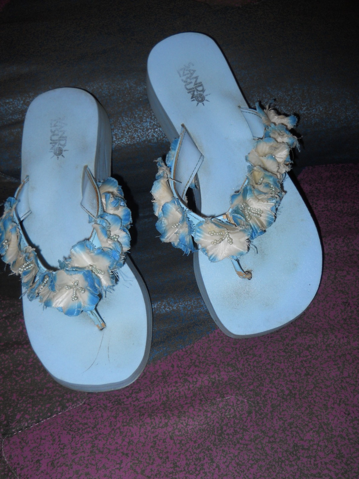 Vintage ~ Sand n Sun Blue Flip Flops with Floral Embellishment – US size 8-9