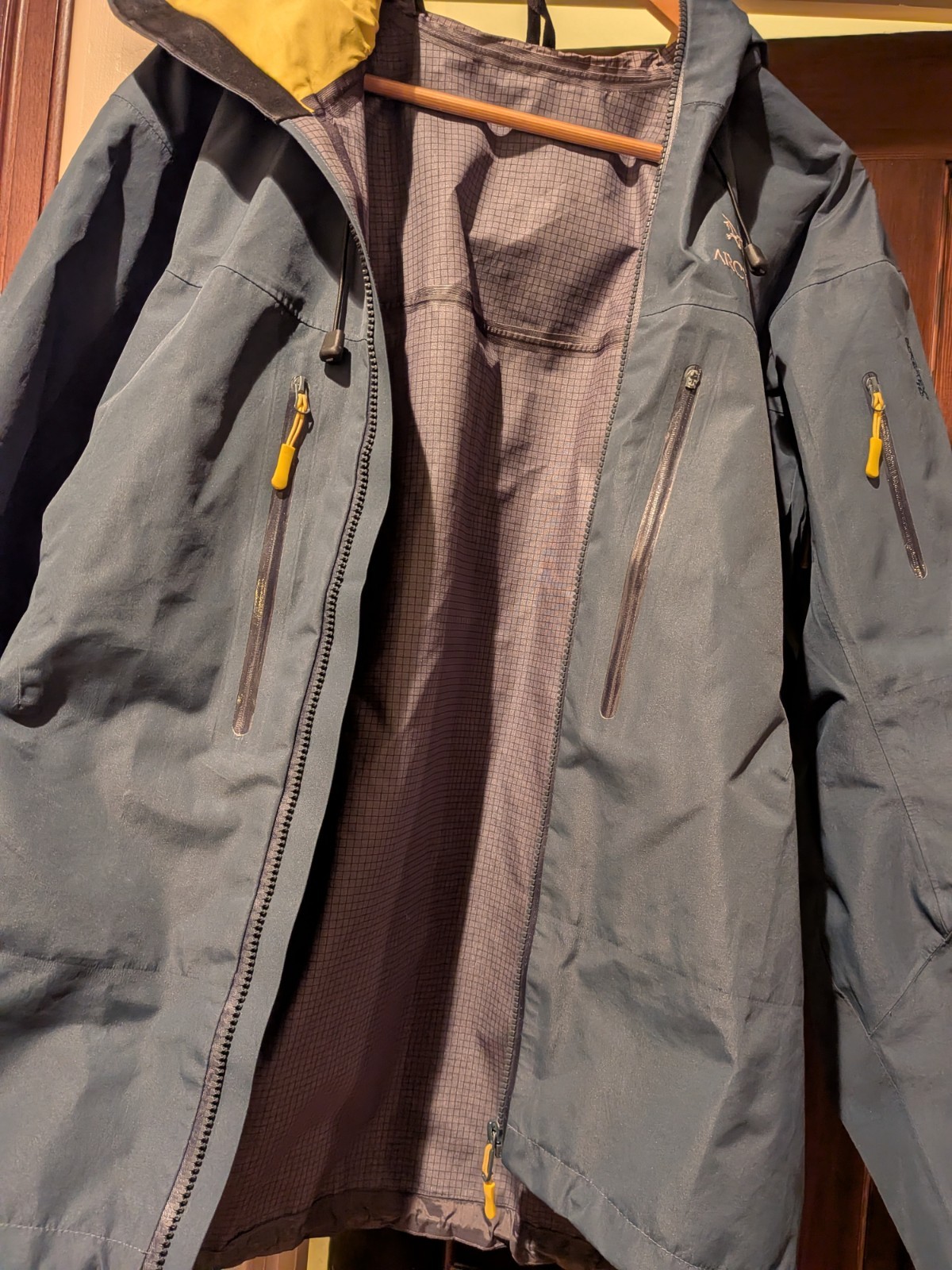 Arc’teryx Rainjacket Size Medium Men’s