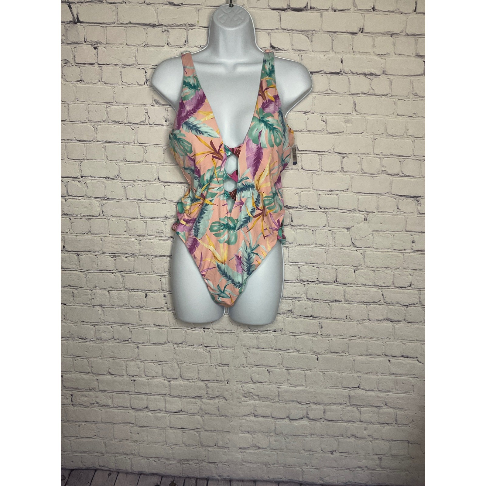 Bar III Women’s XL Plunge Lace-Up Tropical Print One Piece Swimsuit NWT