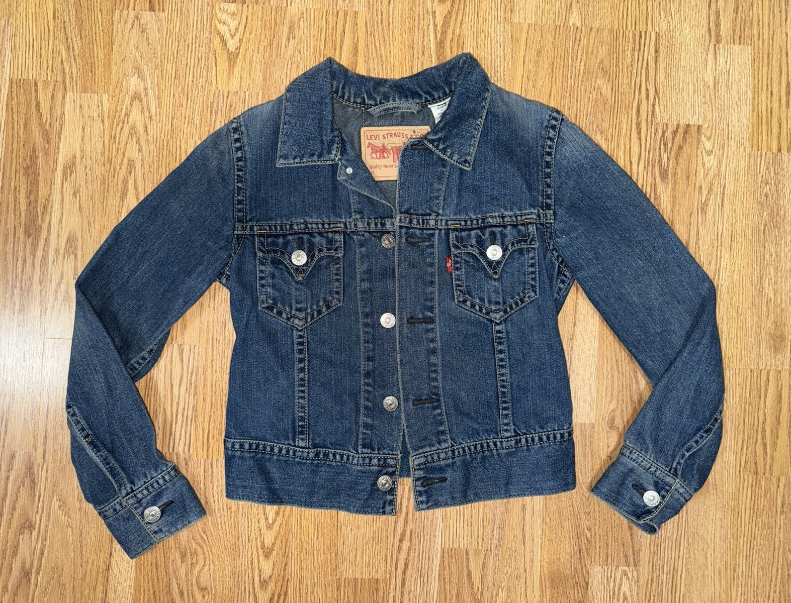 Iconic Levi’s Type 1 Trucker Jacket Size M Western style pockets