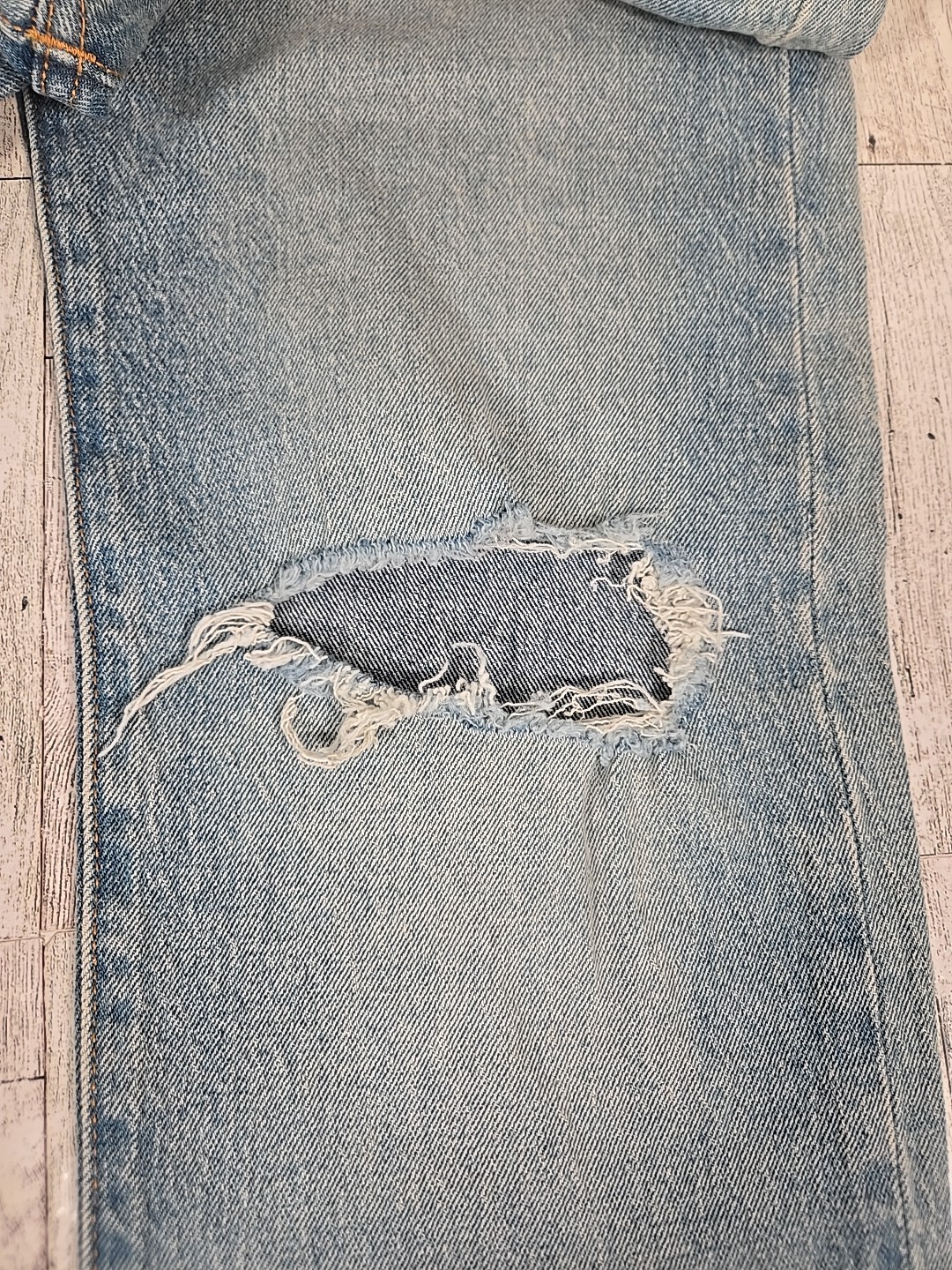 Levi’s 501 Jeans Button Fly 30 32 33 34 36 38 Straight Leg Destructed Knees Mens