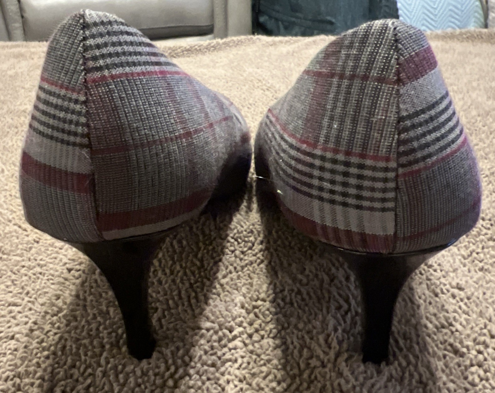 COMFORT PLUS by Predictions Gray Plaid Pumps Heels Shoes Womens Size 7 1/2 NWT