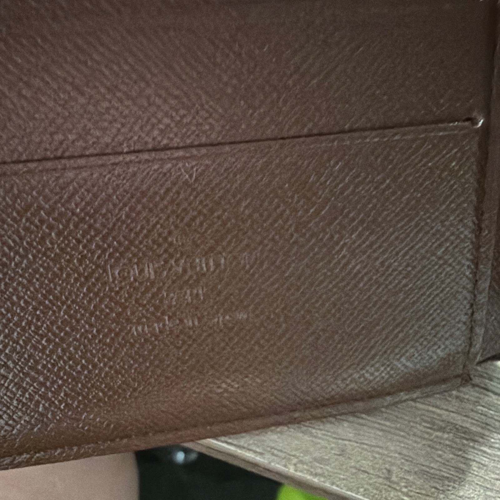 Louis Vuitton Men’s Brown Check Bifold Wallet, Folding Credit Card Slots, Logo
