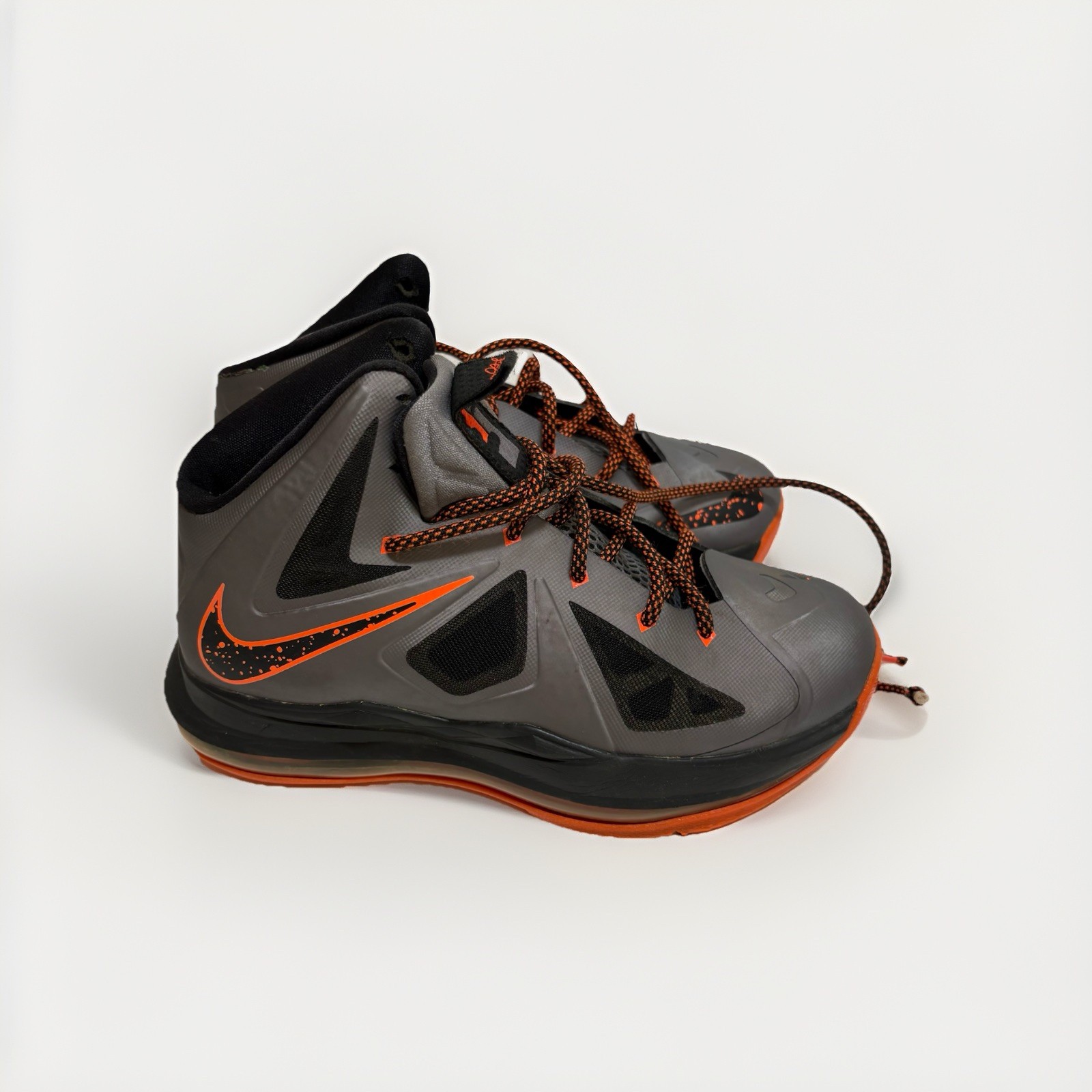 NIKE LeBron X 10 Lava Charcoal Total Orange Youth Size 5Y 541100-002 Used
