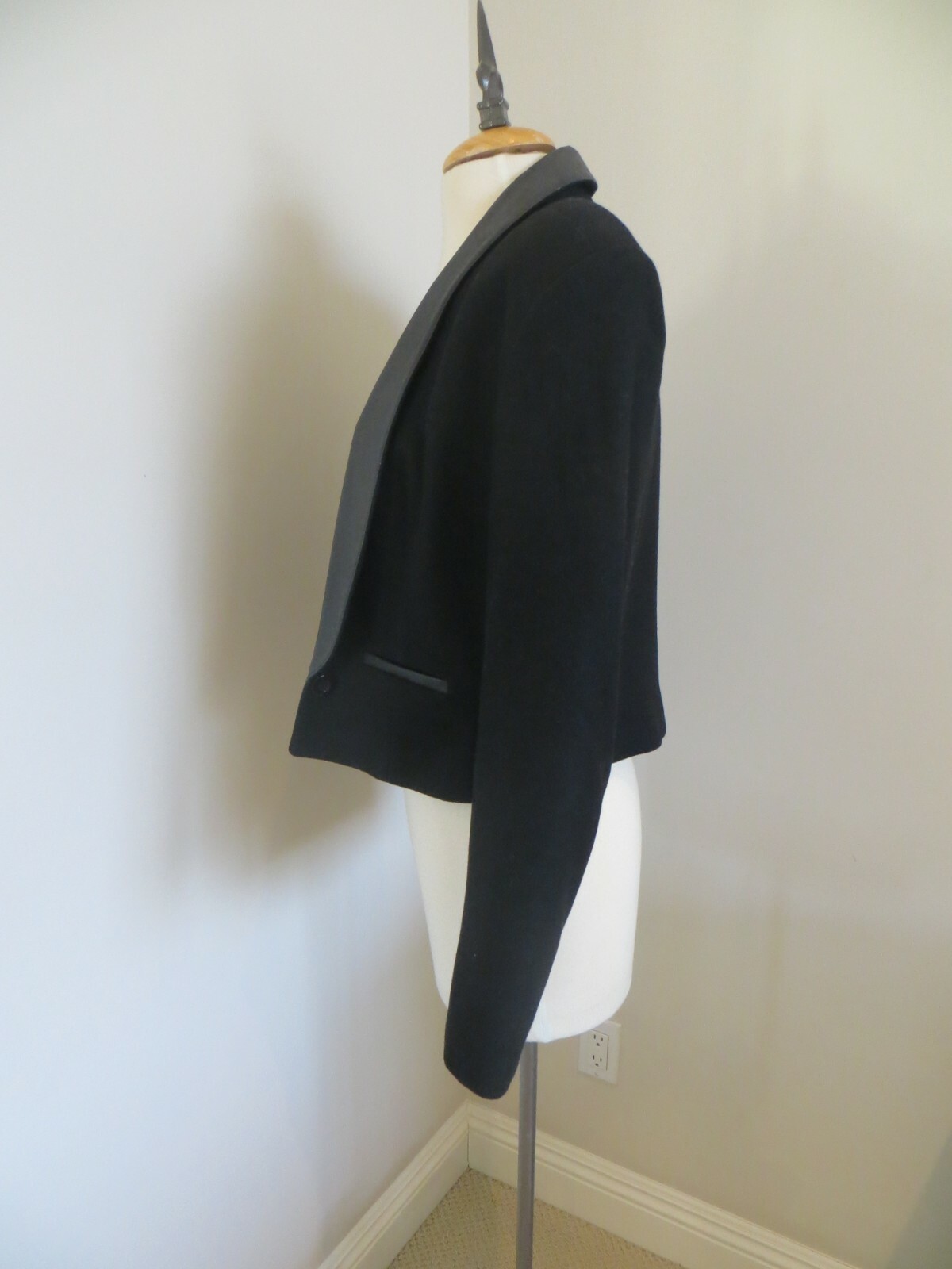 Emil Rutenberg Size XS Black Leather Bolero Jacket Blazer Wood Short (C-002)