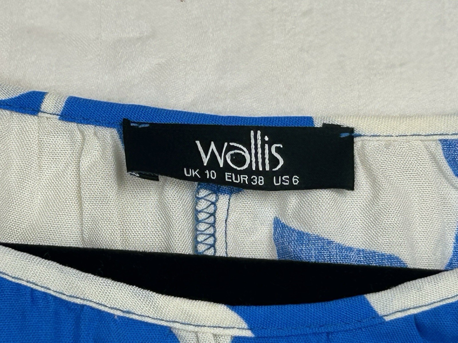 Wallis Woman’s Size 10 blue white floral pattern shift dress knee length casual