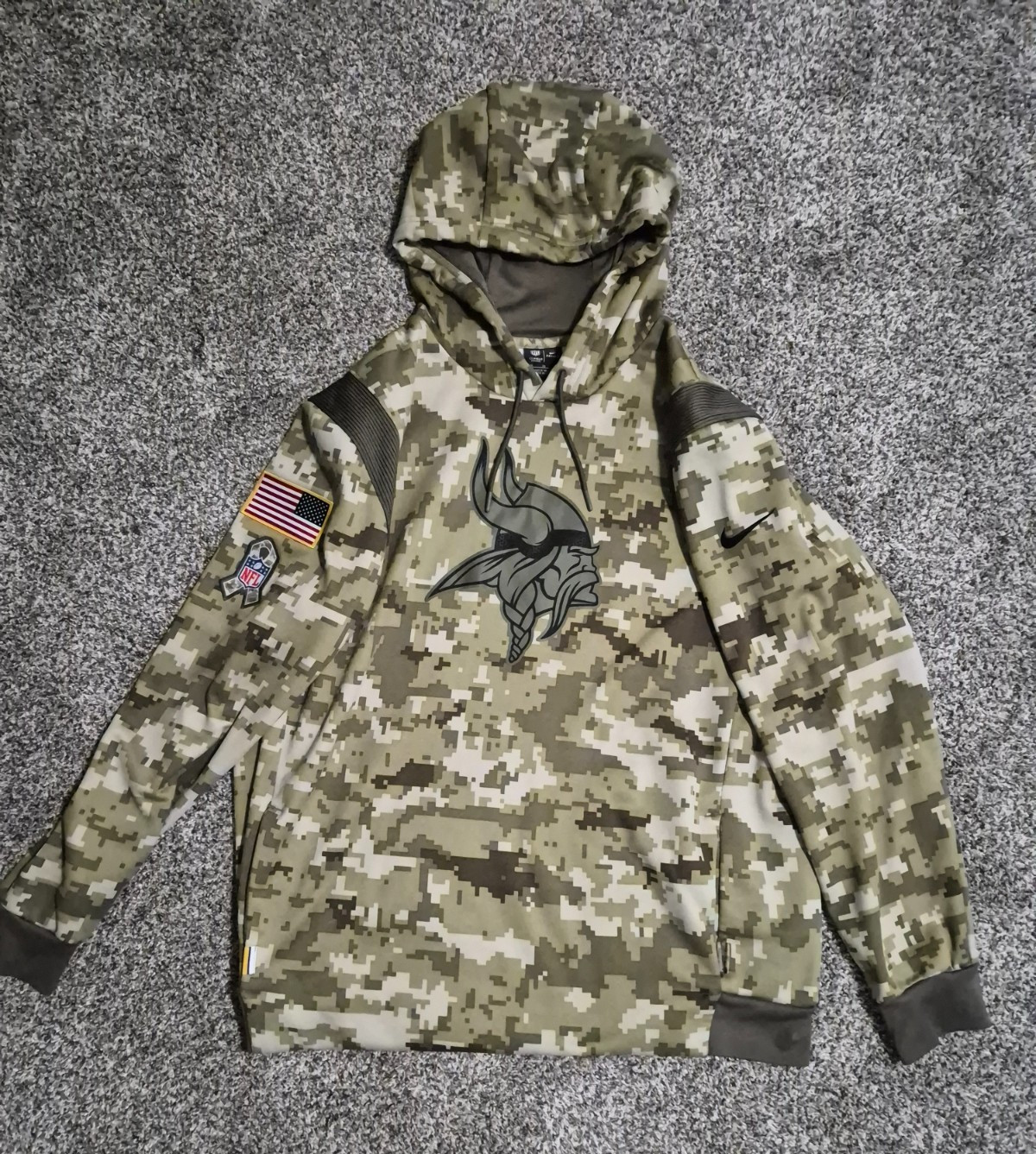 Minnesota Vikings Salute to Service Nike Therma Pullover Hoodie Men XL Camo NFL