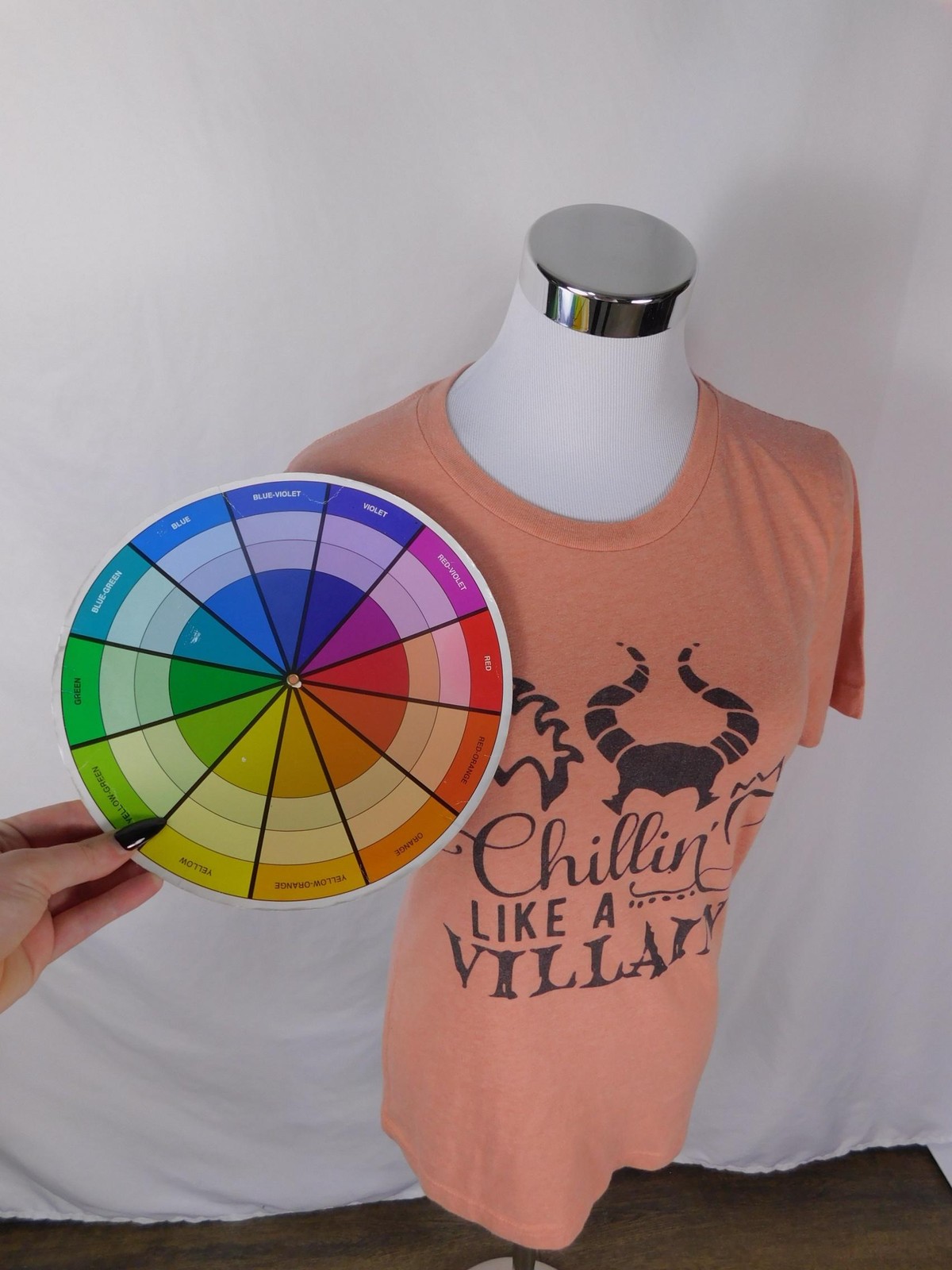 Bella Canvas Shirt Womens Small Peach Chillin Like A Villain Disney Villains Tee