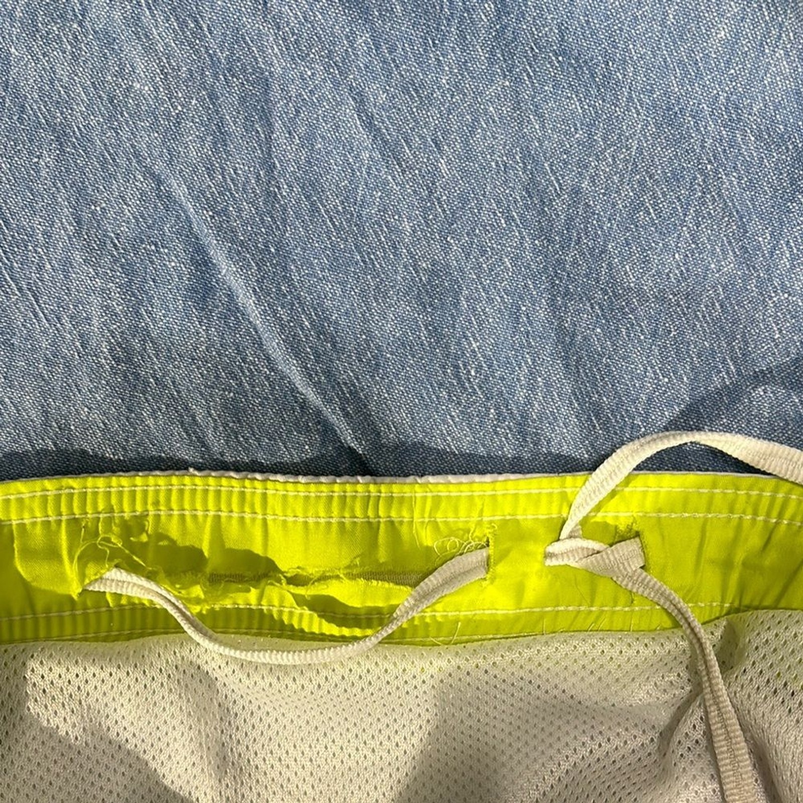 Nike Men’s White Core Solid Volley Swim Shorts Trunks Size Large L Good