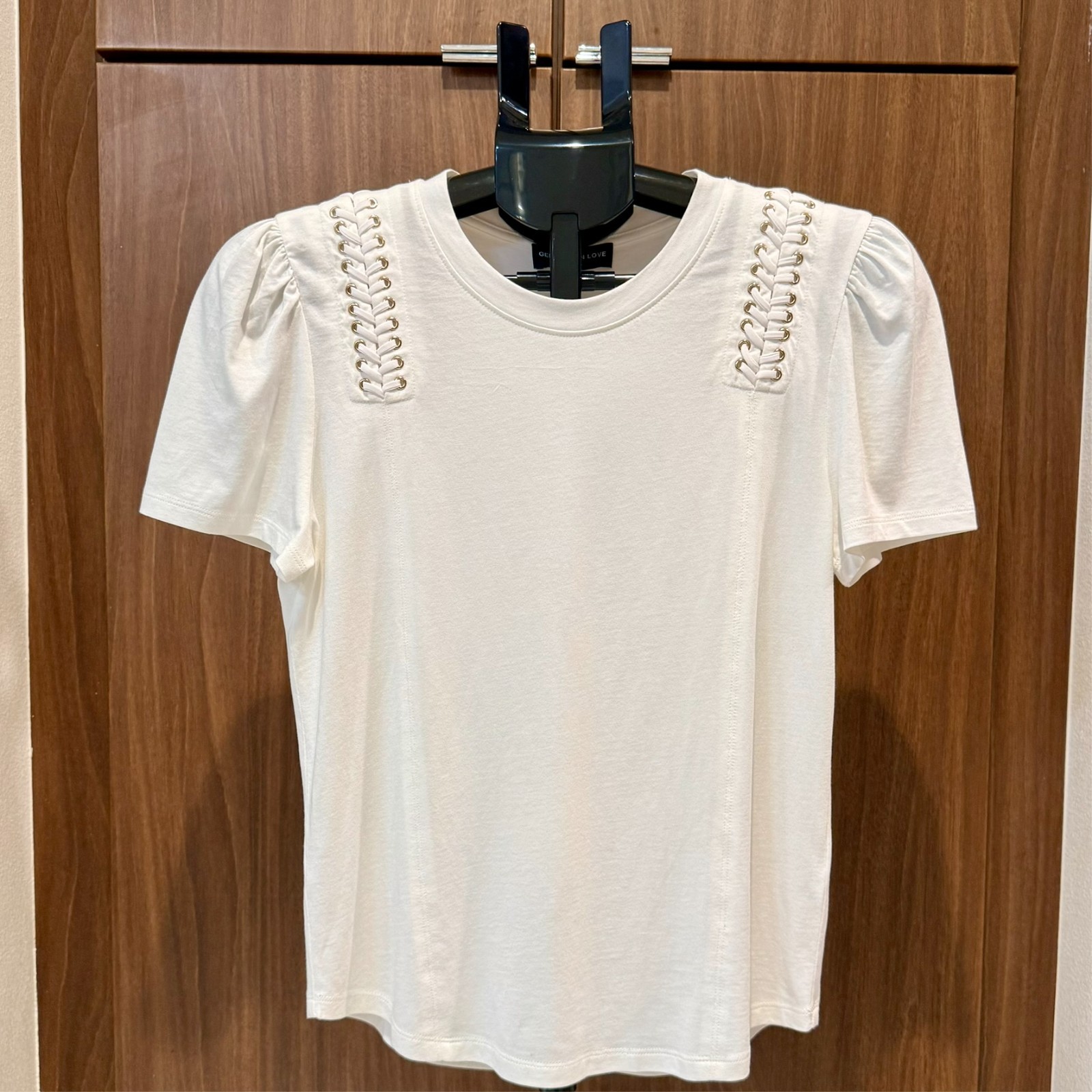 Generation Love White Lace‑Up Grommet Tee Women’s Medium M Style 90654891 Short