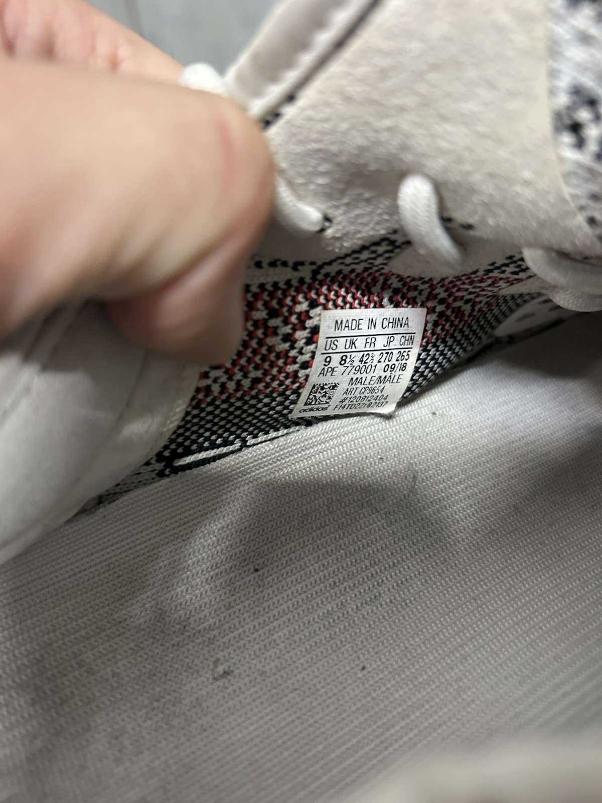 adidas Yeezy Boost 350 V2 Zebra 9 US No Box