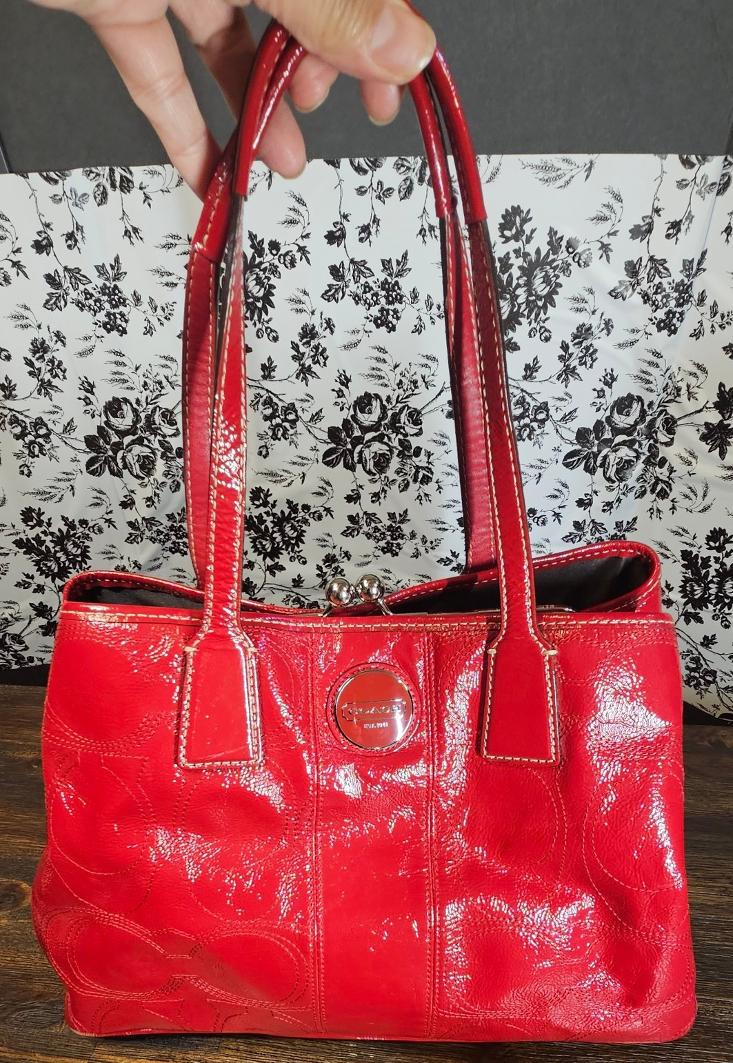 Coach carryall berry red signature stitch kisslock frame 2010 #15658