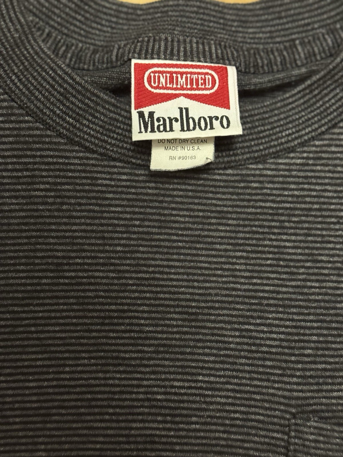 Vintage Marlboro Unlimited Pocket Tee T-Shirt Micro Stripe Mens L/XL Black Grey