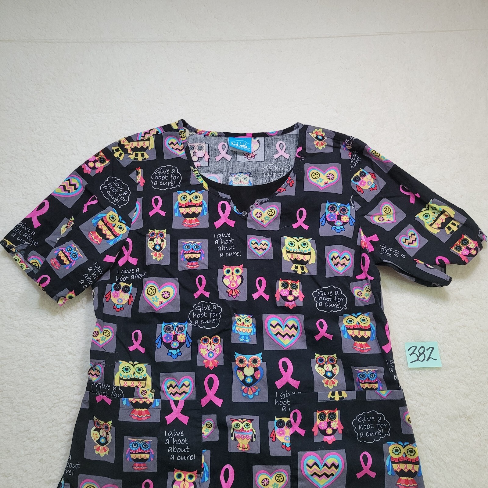 Scrub HQ Scrub Top Size M I Give a Hoot About a Cure Measurements in Pictures
