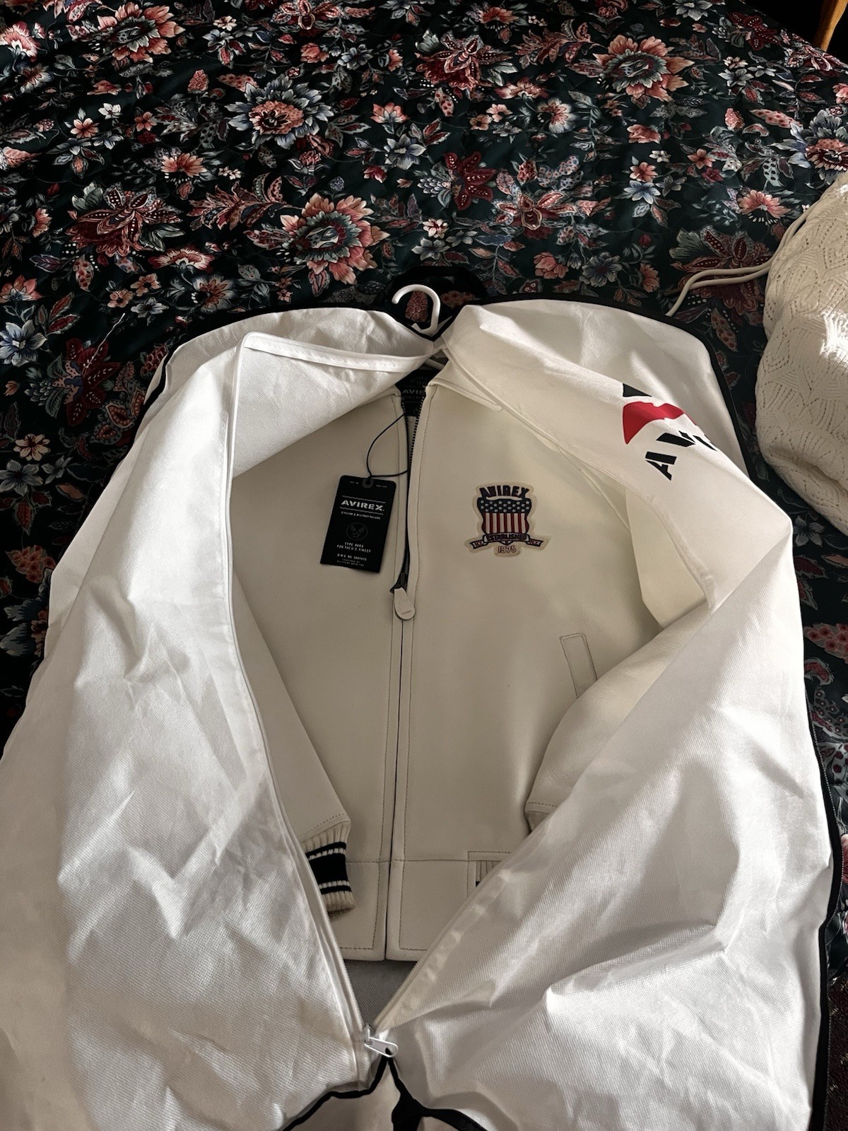 Avirex Leather Bomber Jacket Men’s L/G White Full Zip Embroidered Logo
